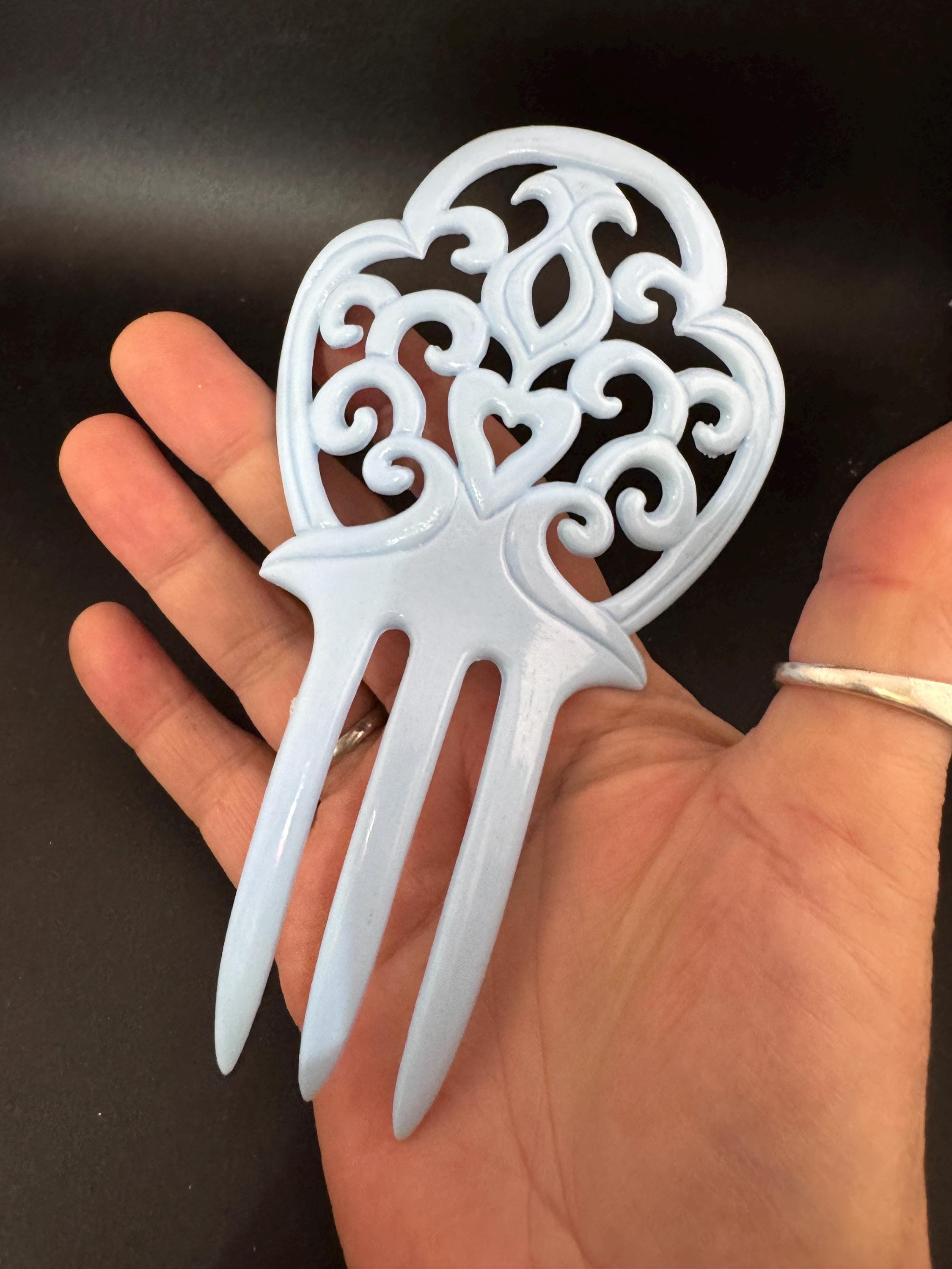 vintage ice blue BLUE openwork plastic traditional Spanish peineta hair comb, mantilla