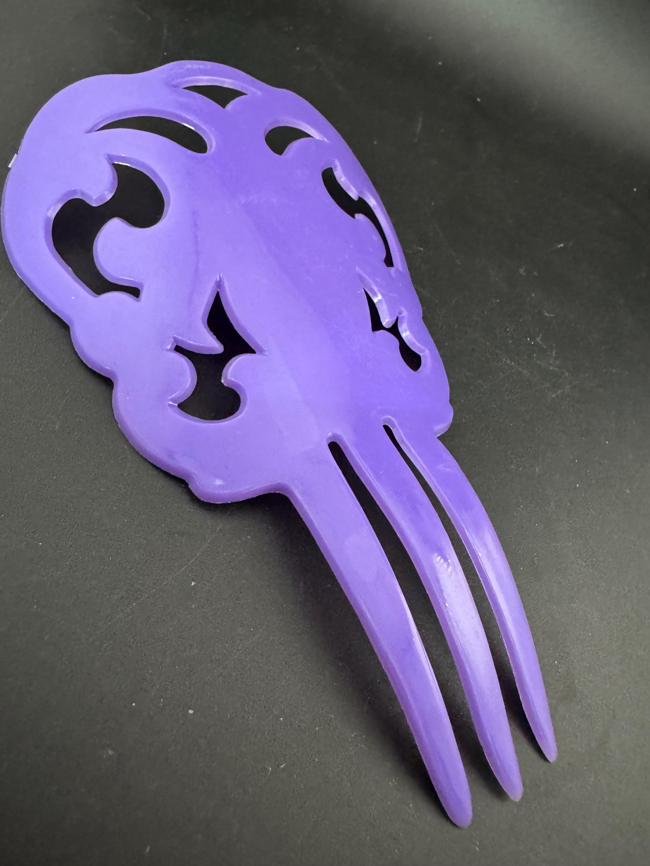 vintage purple openwork plastic traditional Spanish peineta hair comb, mantilla