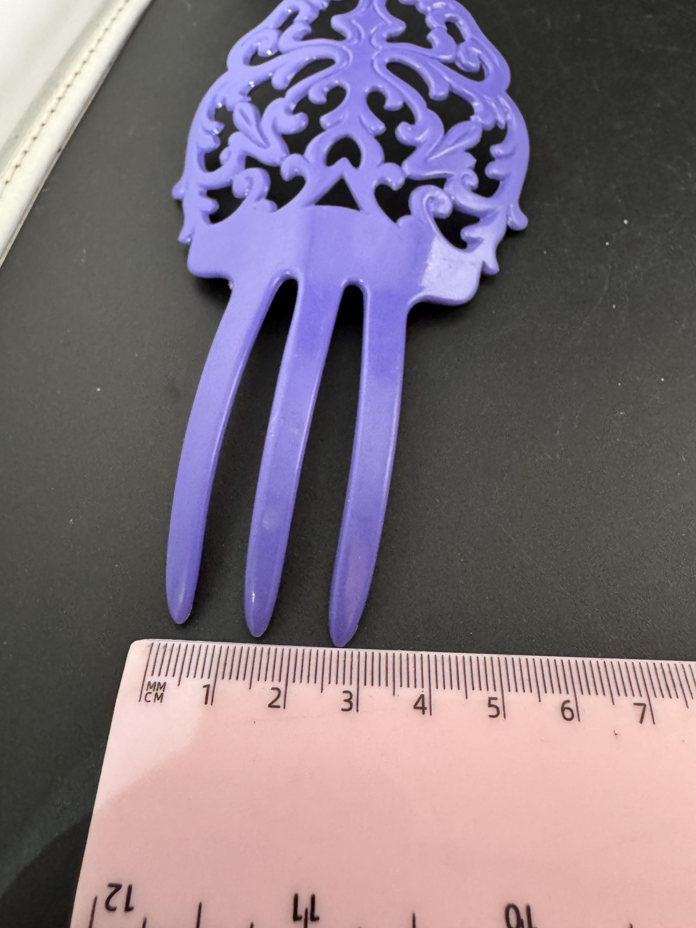 vintage purple openwork plastic traditional Spanish peineta hair comb, mantilla