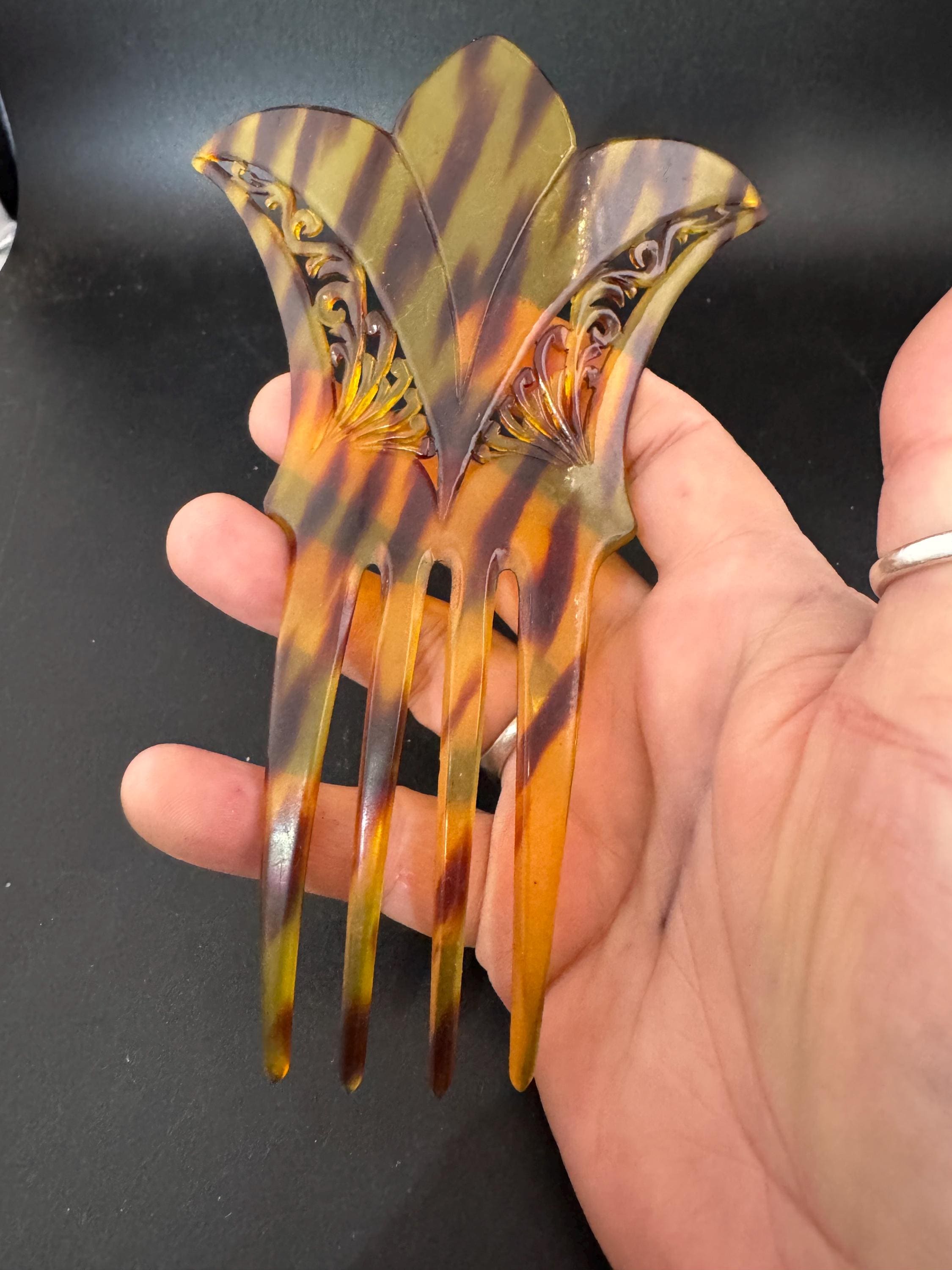 Antique Mantilla Comb Brown Faux Tortoiseshell Celluloid Cut out work Hair Slides Peineta