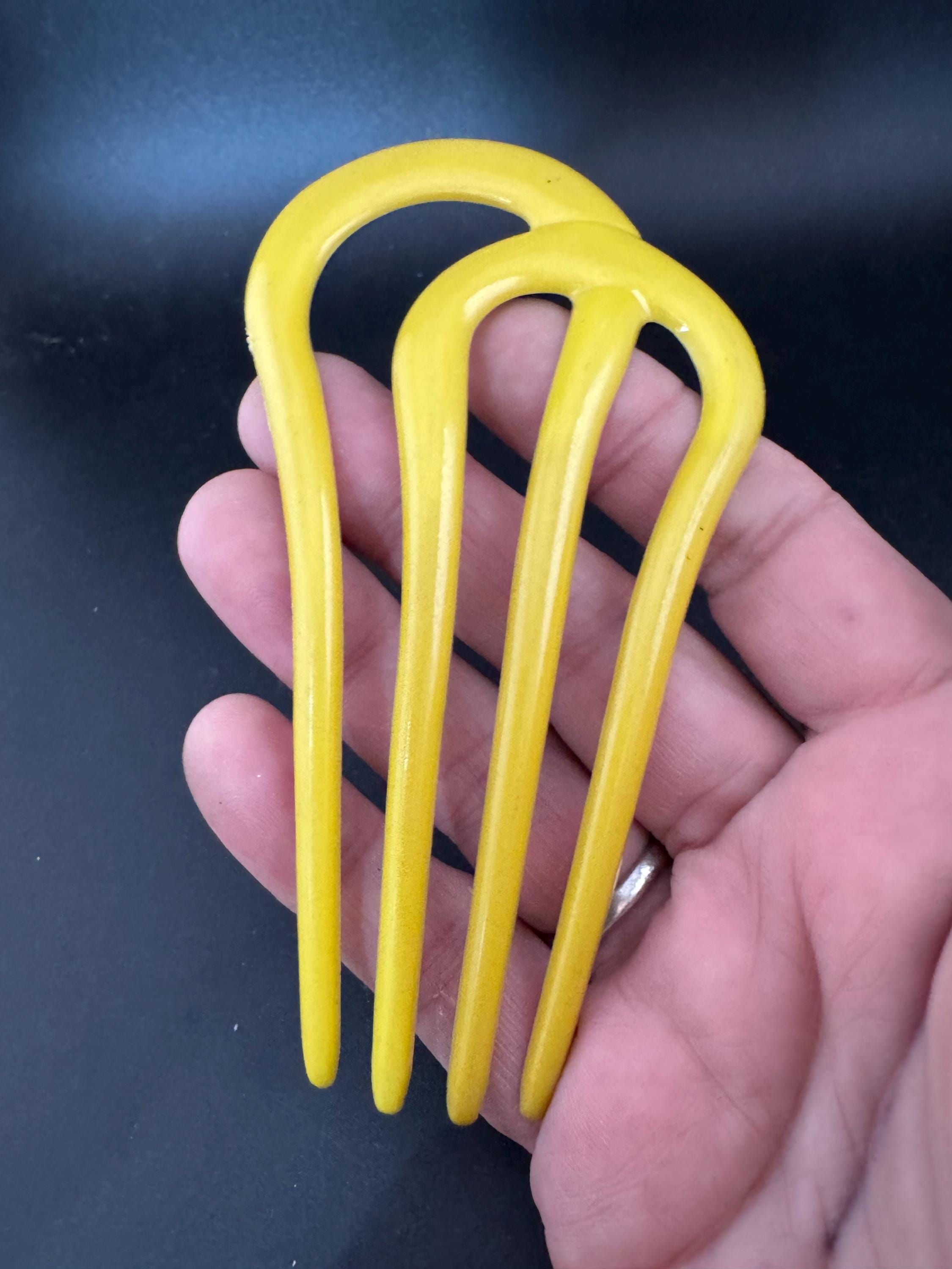Vintage yellow early plastic Celluloid Chignon Bun Pin Hair comb, retro Bridal Hairdressing 4 prong