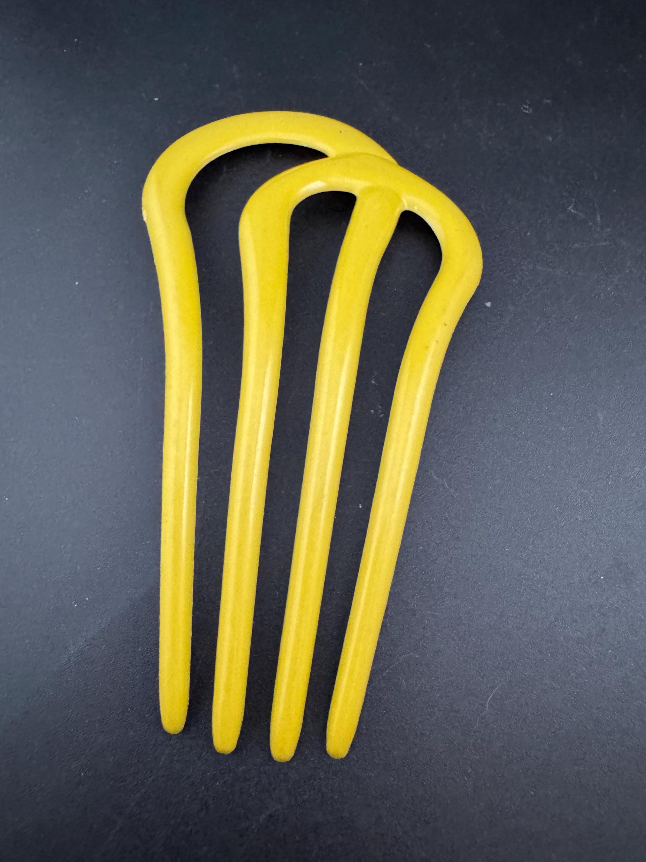 Vintage yellow early plastic Celluloid Chignon Bun Pin Hair comb, retro Bridal Hairdressing 4 prong