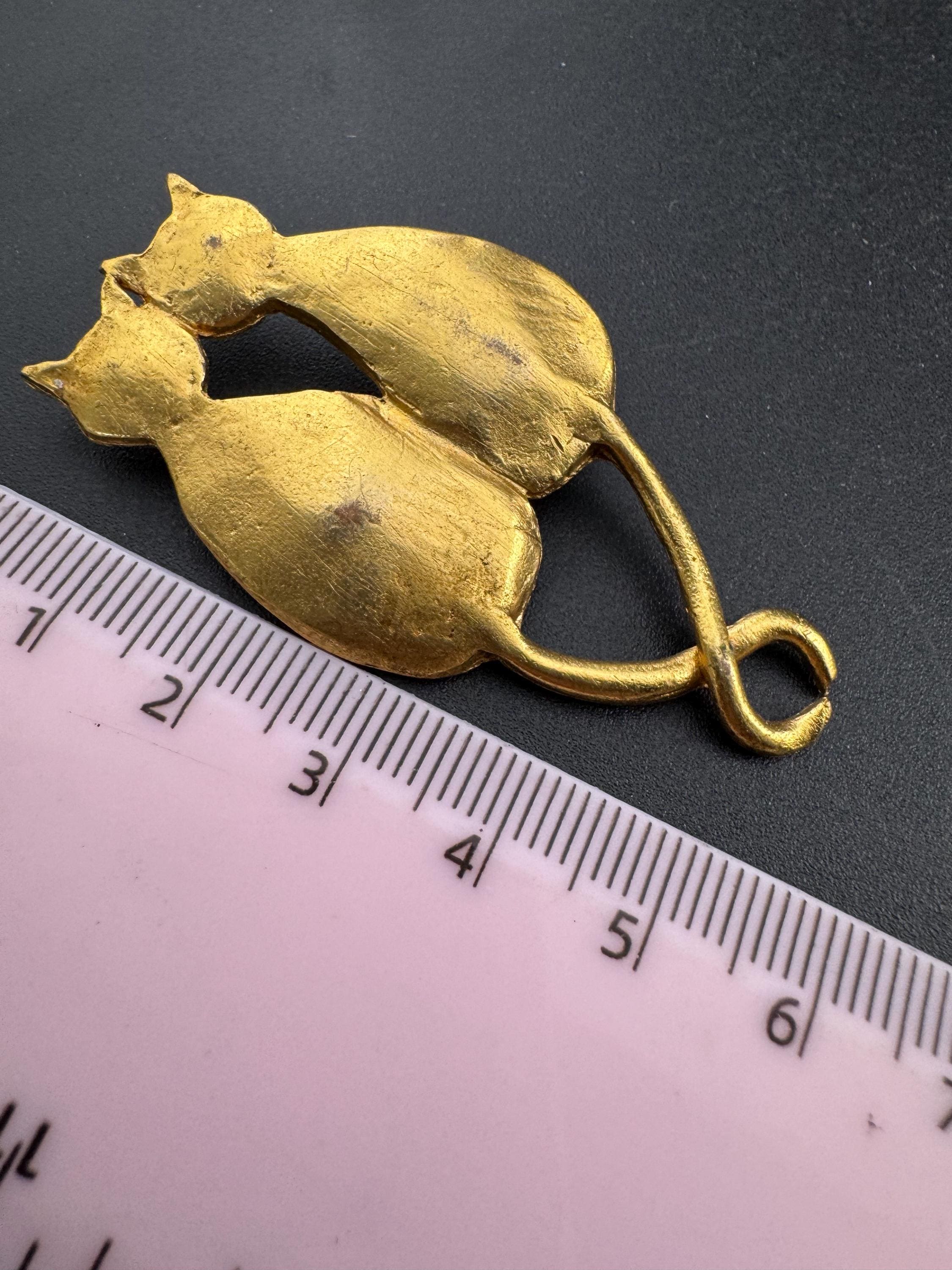 Signed Il Etait Une Fois Matte Gold tone designer double cat Brooch Vintage 1980's