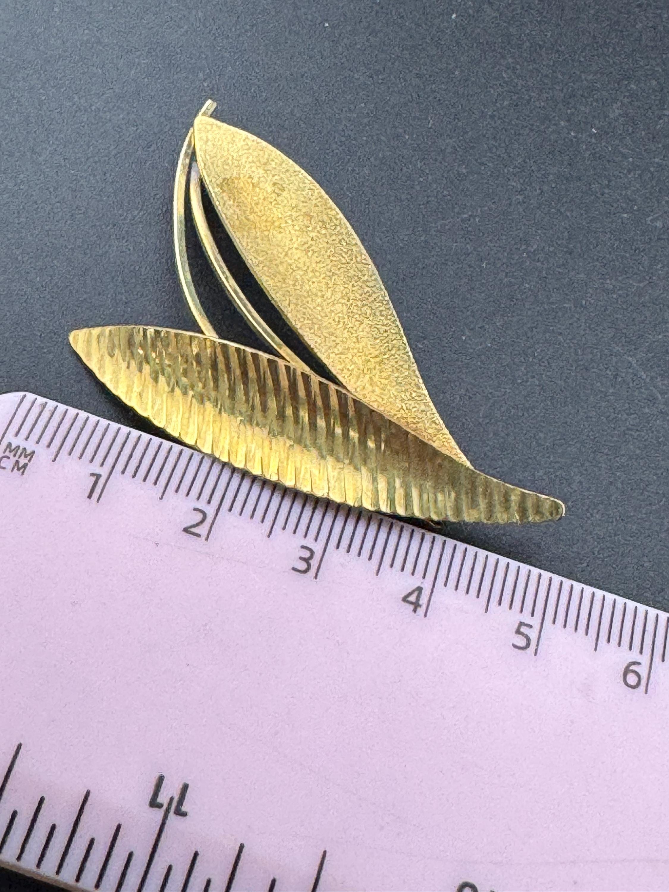 Signed A&D Rolled Gold textured abstract leaf foliat brooch 1950s
