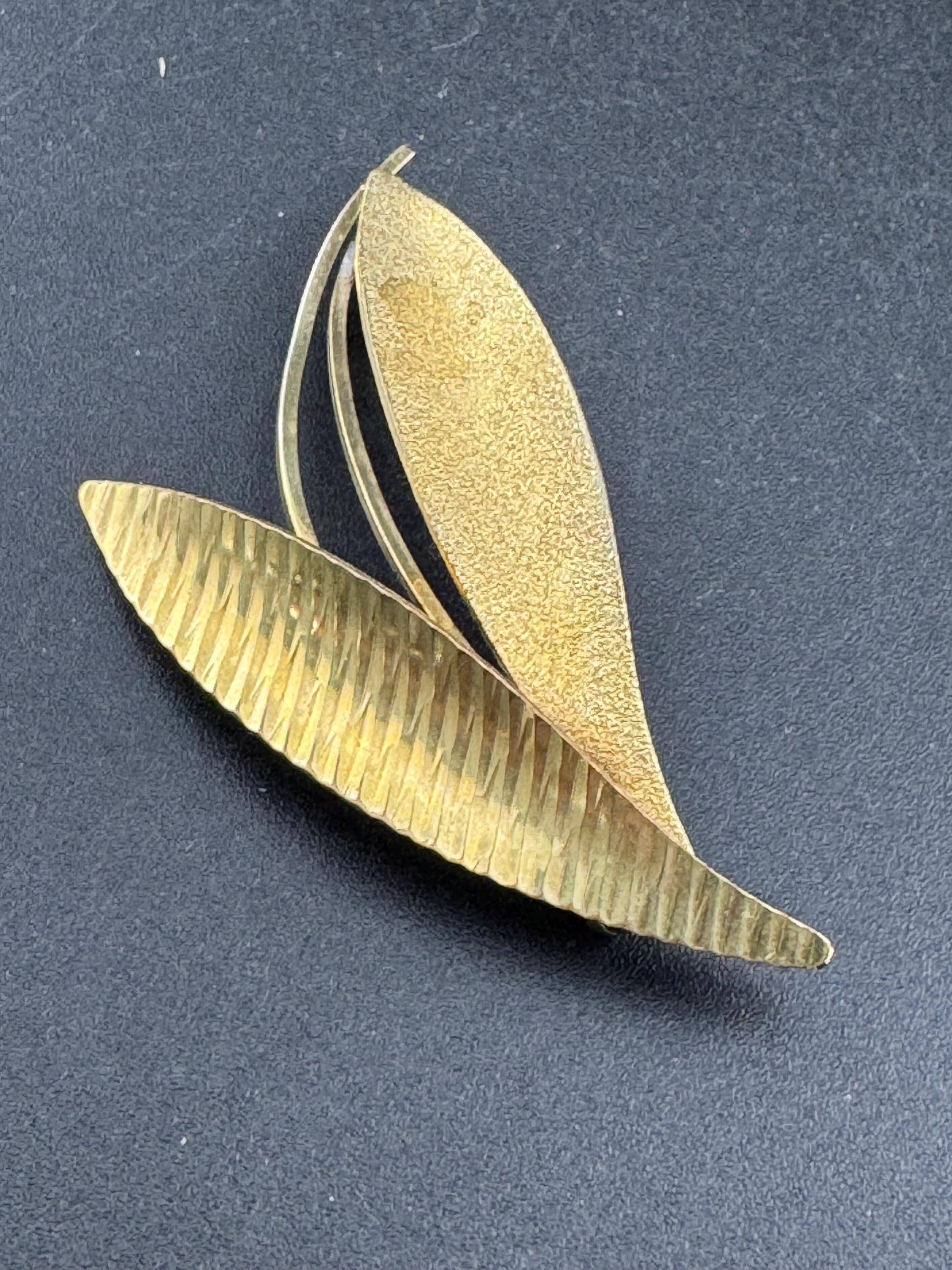 Signed A&D Rolled Gold textured abstract leaf foliat brooch 1950s