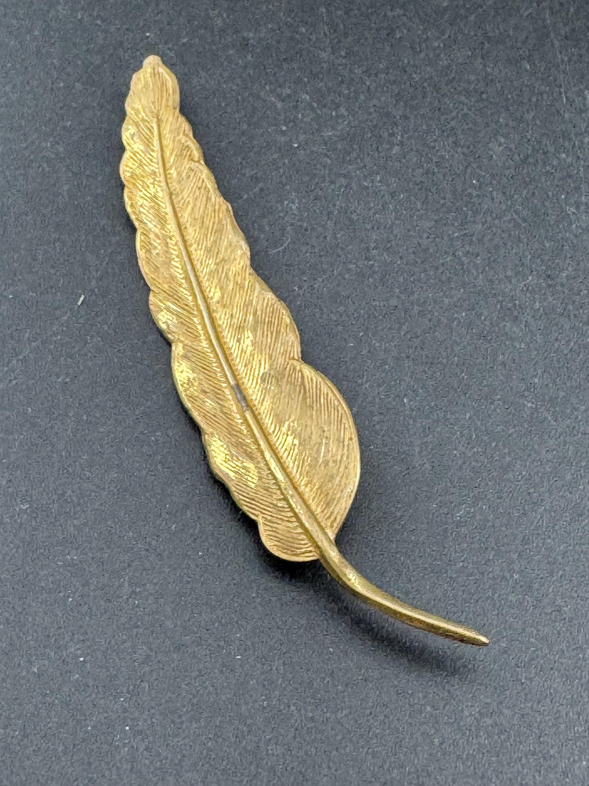 Signed Miriam Haskell vintage long 9cm modernist mid century gold tone leaf brooch