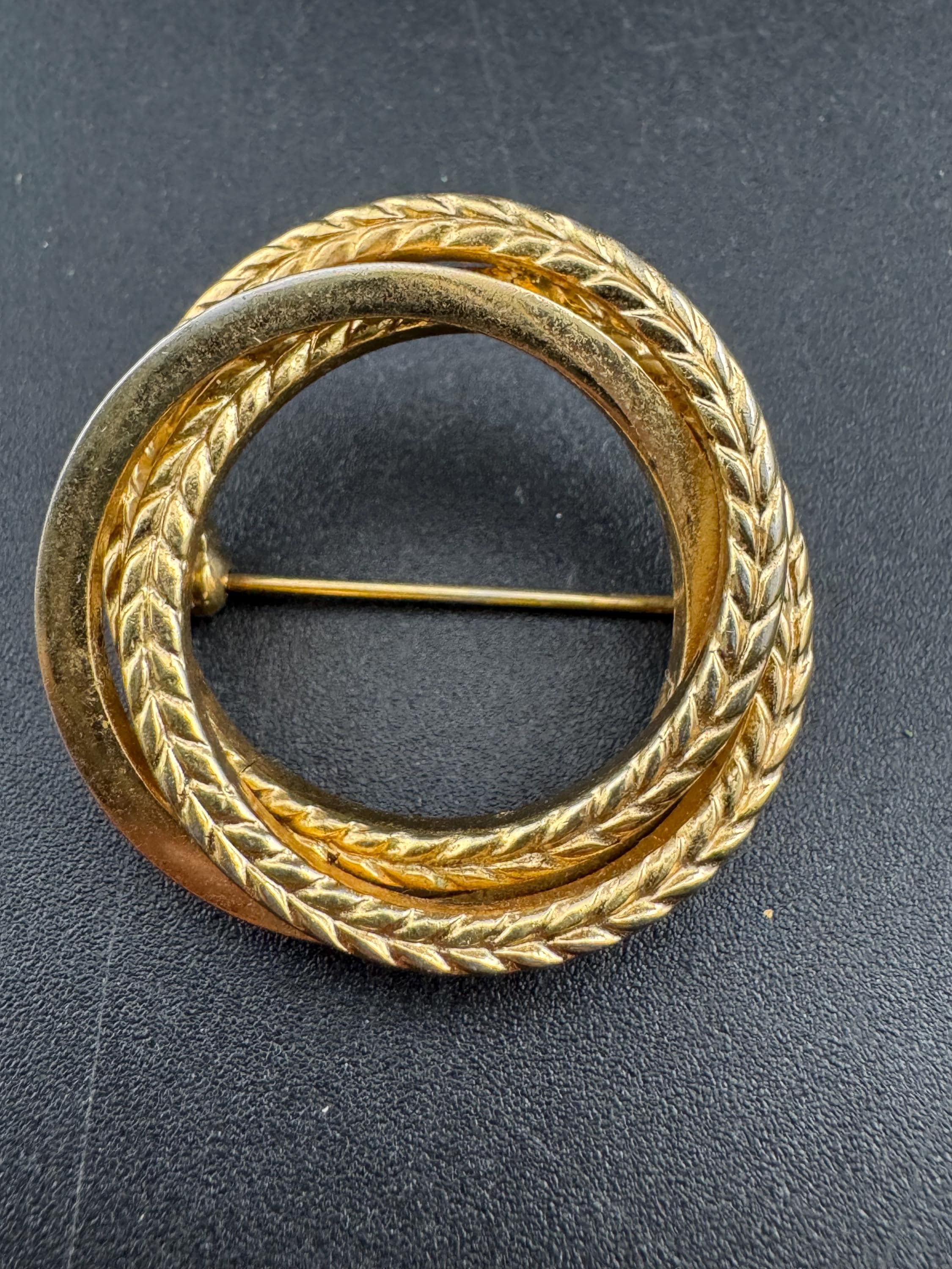 Signed GROSSE Gold Plated Wreath Brooch - 1965 German Designer