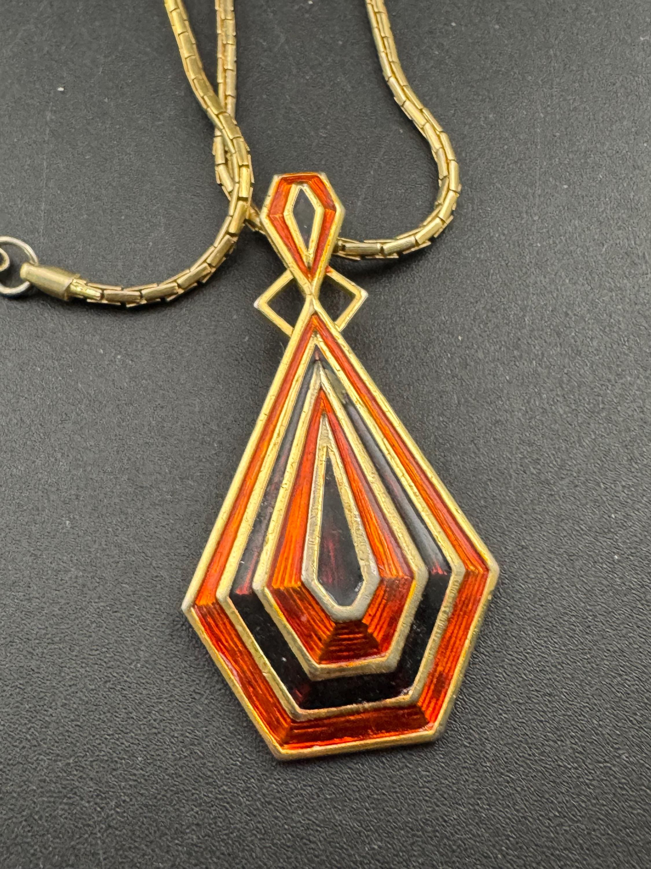 Signed Sphinx Vintage Pendant Necklace: 1970s Gold Tone Geometric Design