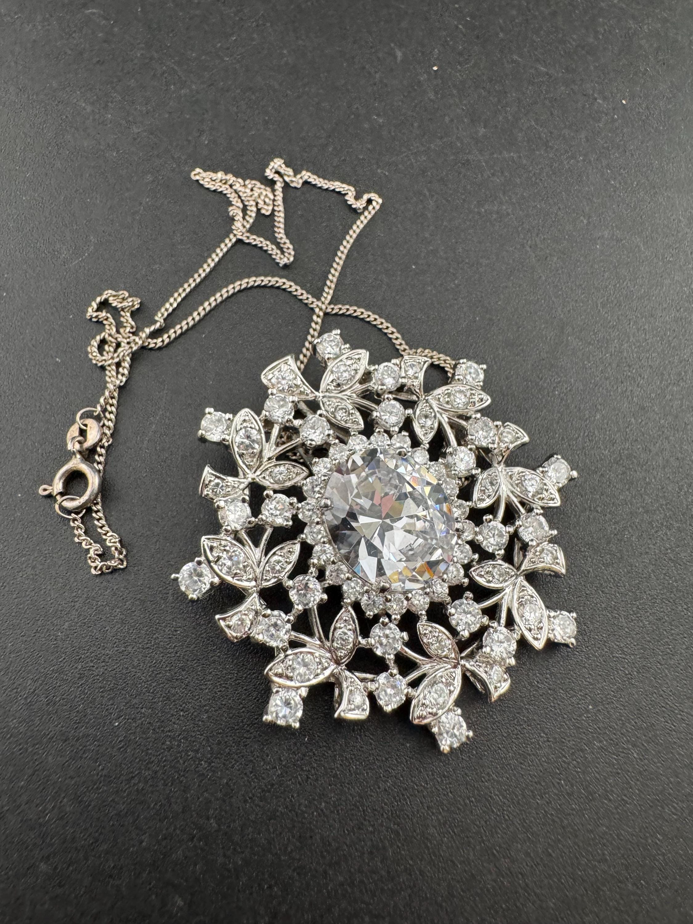 QVC DQ Cz 925 sterling silver clear diamanté cubic zirconia pendant on a 42cm chain