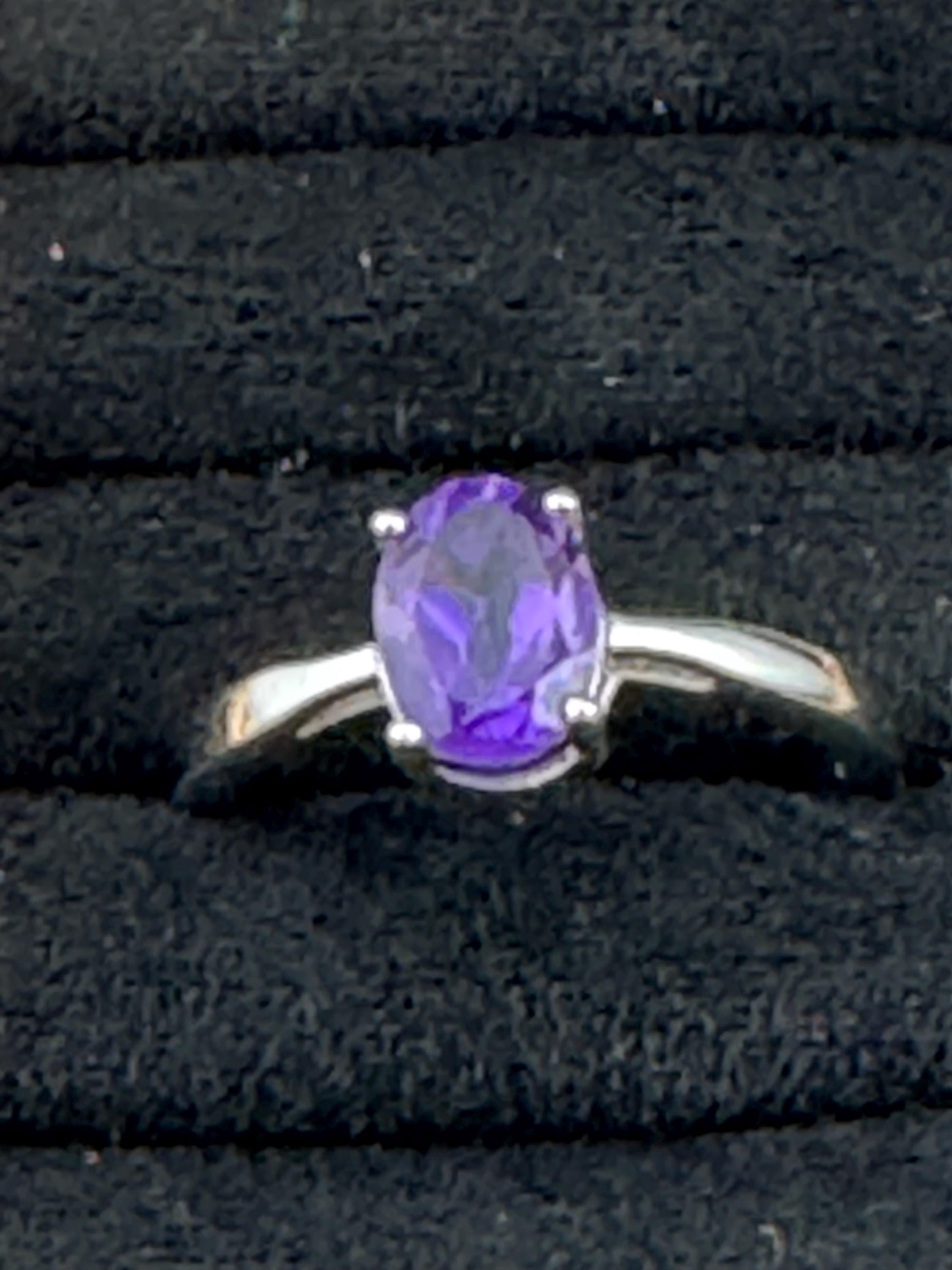 Retro Purple Gemstone Sterling Silver Solitaire Ring - UK Size N.5