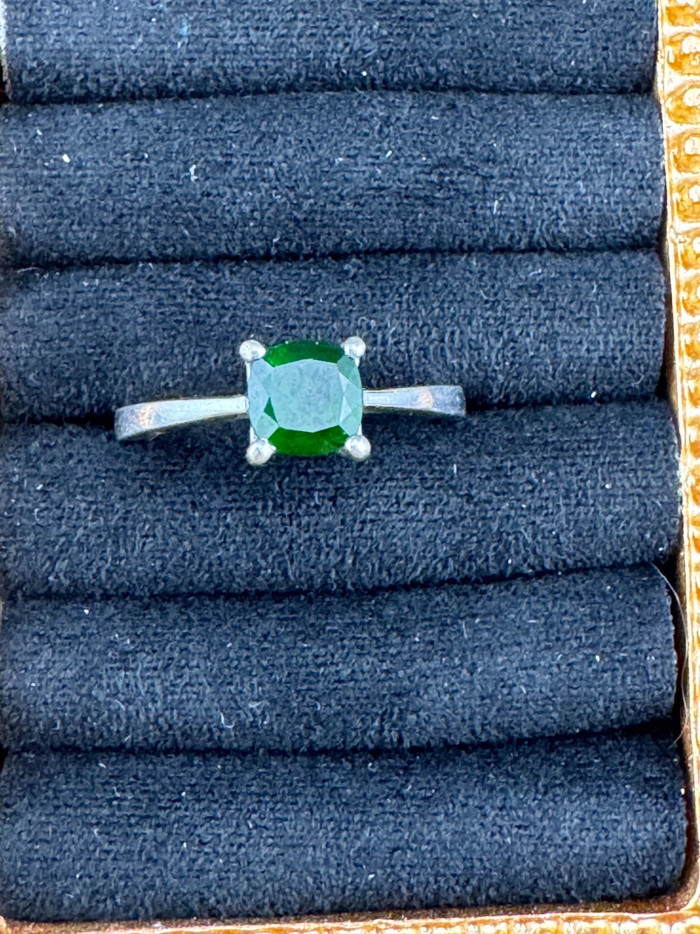 Emerald Green Gemstone Ring: Retro Sterling Silver Solitaire, UK Size N.5