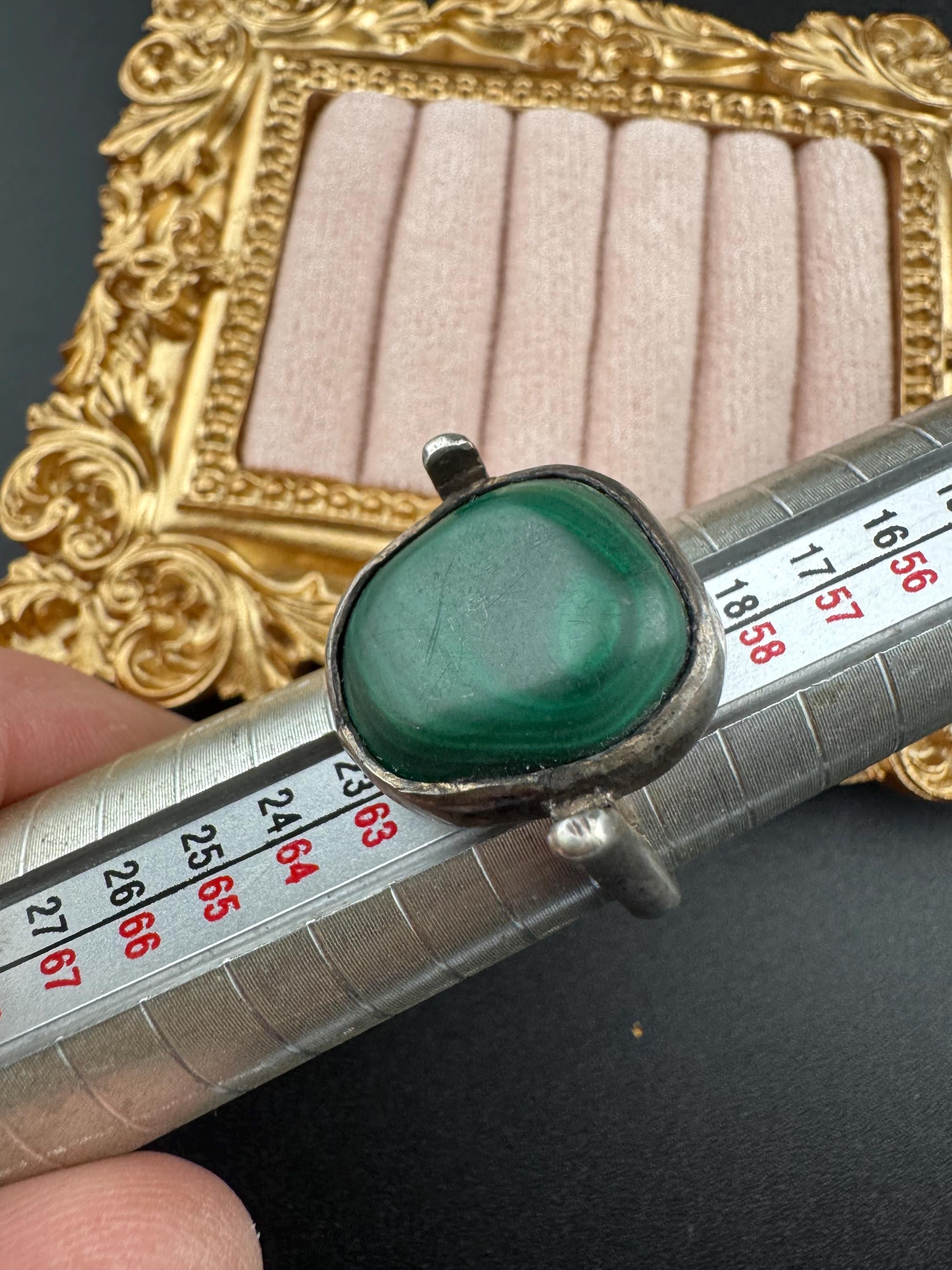 Size S.5 T Vintage 925 sterling silver green malachite gemstone ring , modernist 1970s