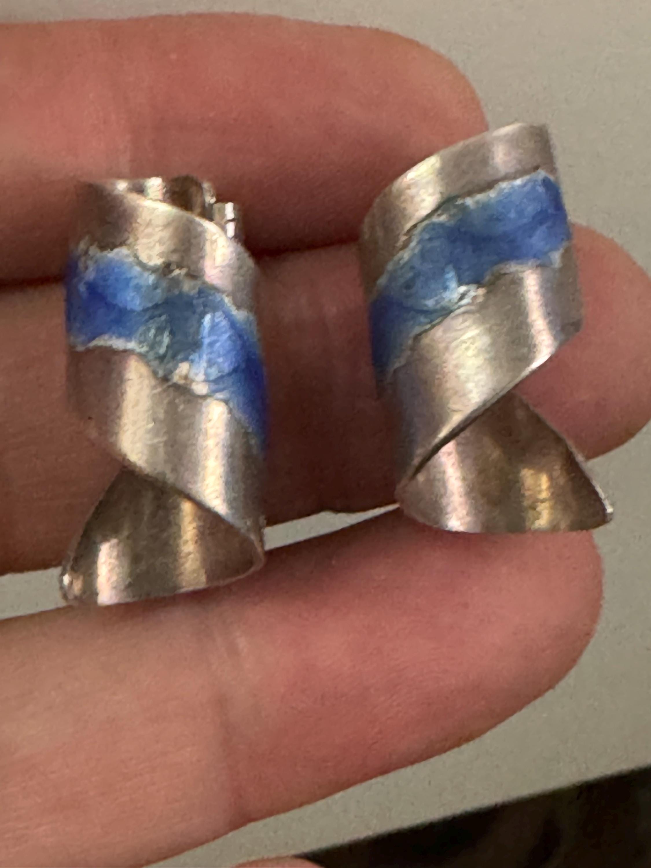 925 sterling silver artisan blue enamel twist earrings for pierced ears 8.3 grams 2.5cm