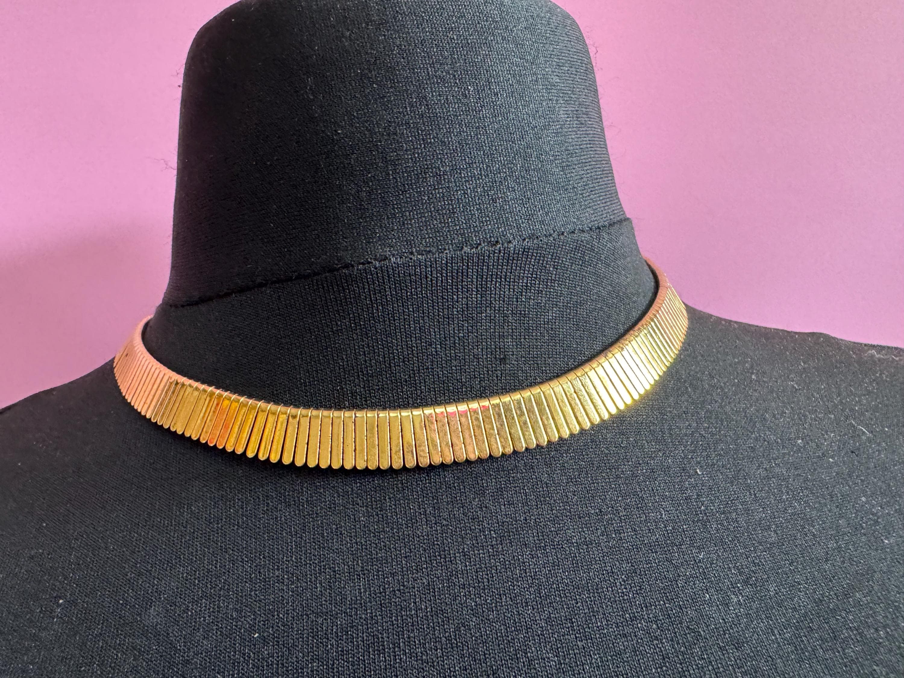 retro gold tone 1cm wide link omega choker collar necklace, Egyptian revival style 44cm