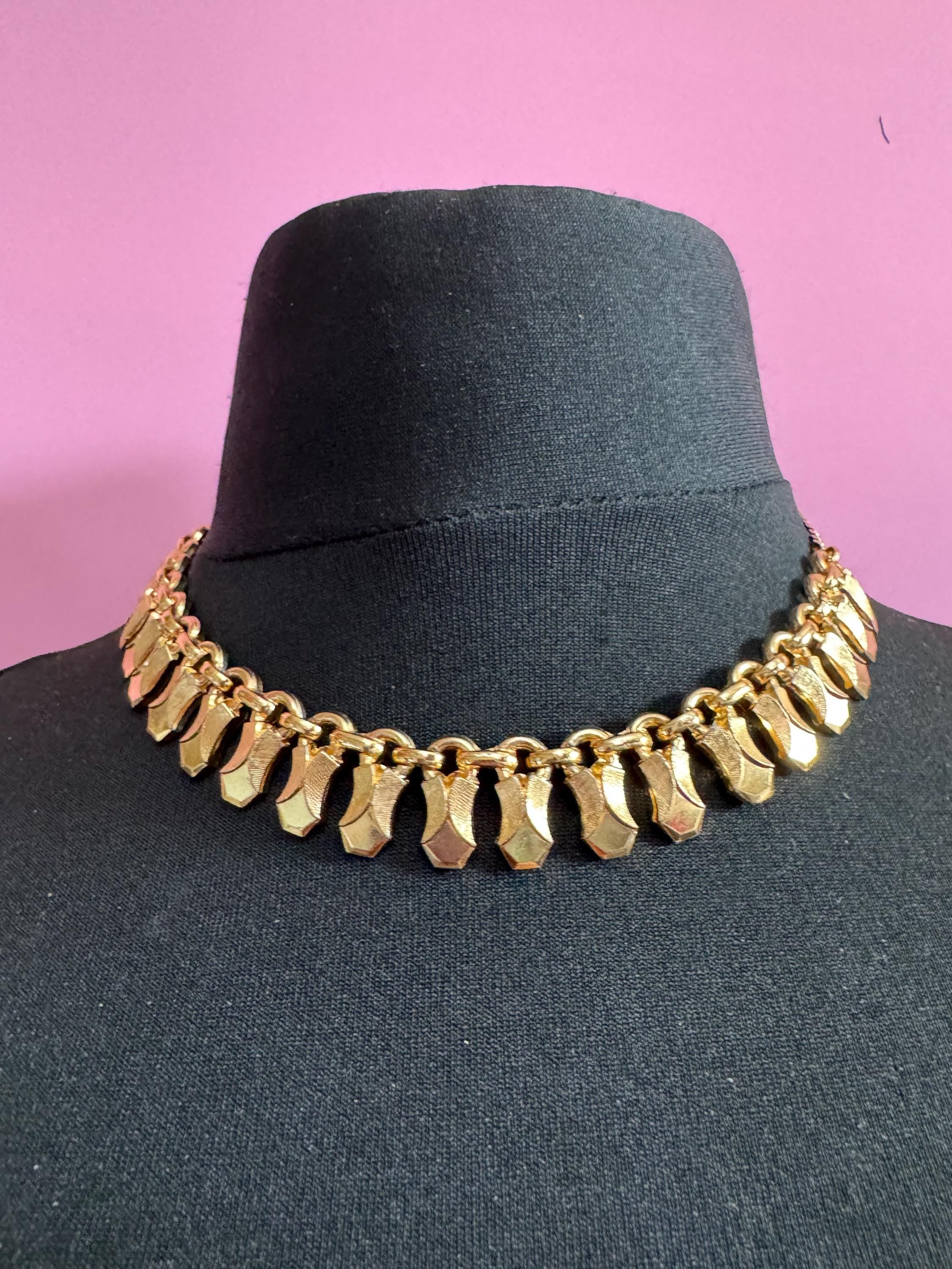 Vintage lightweight Eloxal Egyptian gold tone wide panel link choker necklace 40-46cm