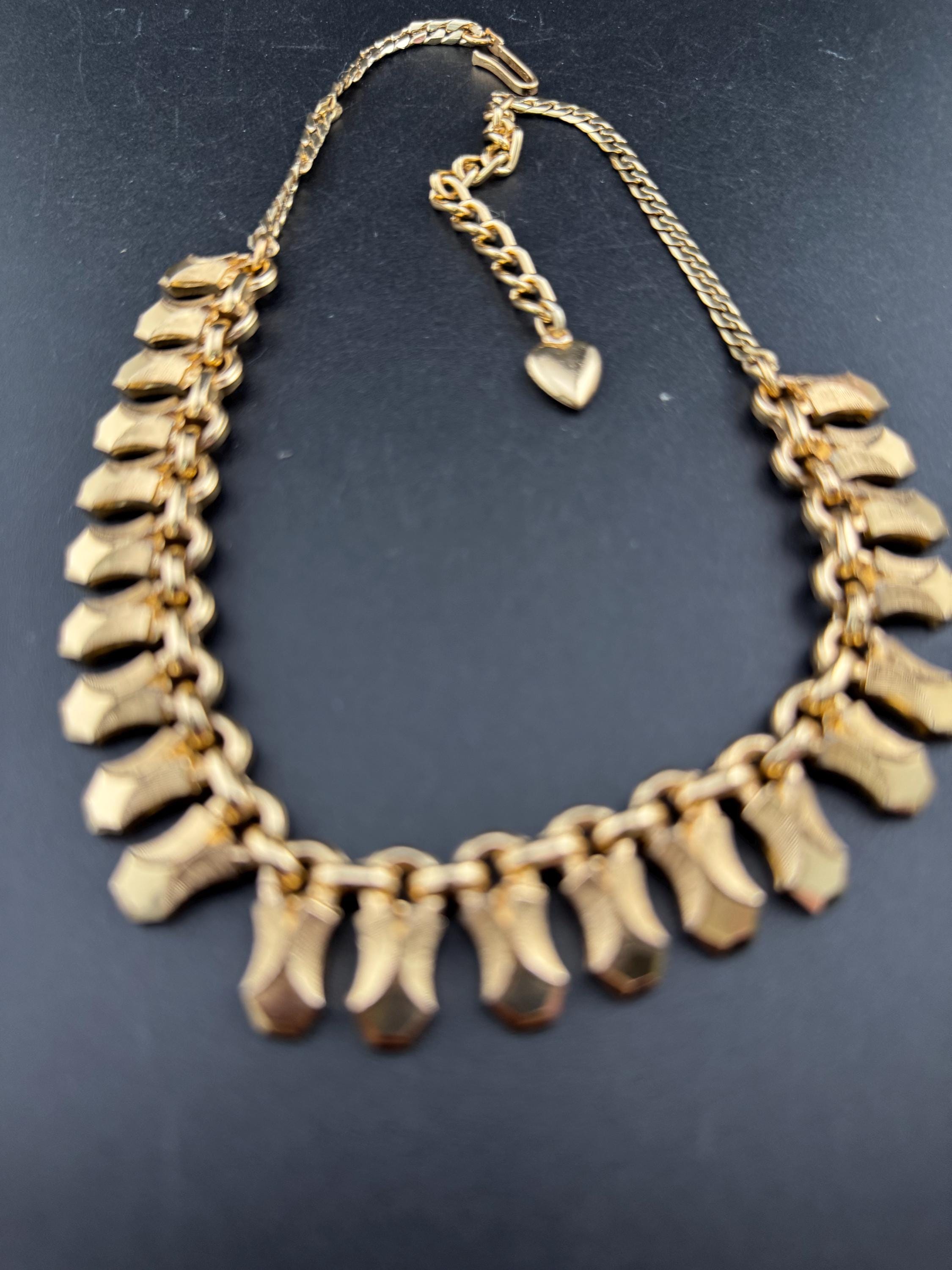 Vintage lightweight Eloxal Egyptian gold tone wide panel link choker necklace 40-46cm