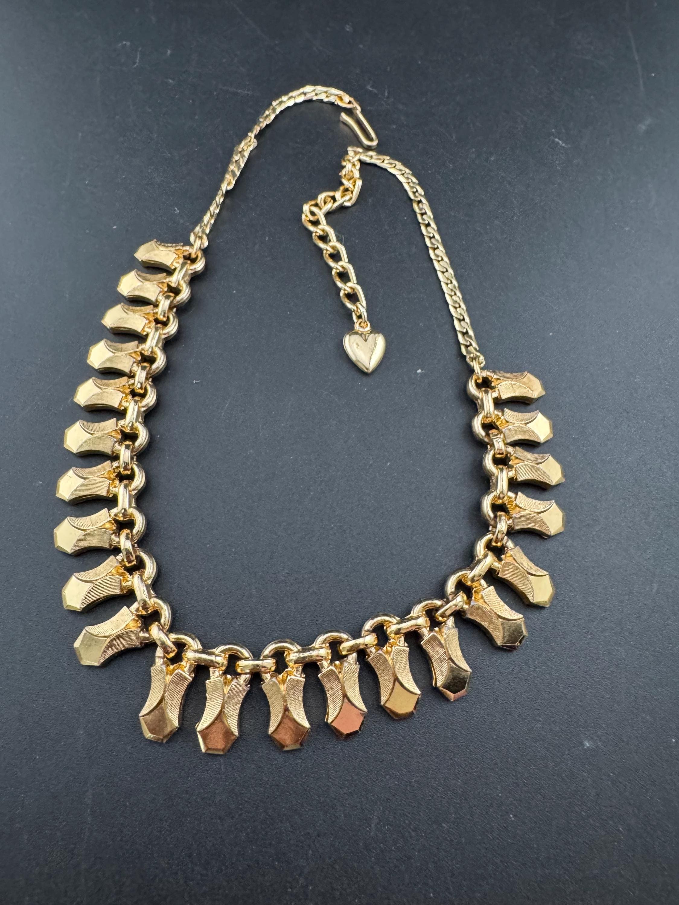 Vintage lightweight Eloxal Egyptian gold tone wide panel link choker necklace 40-46cm