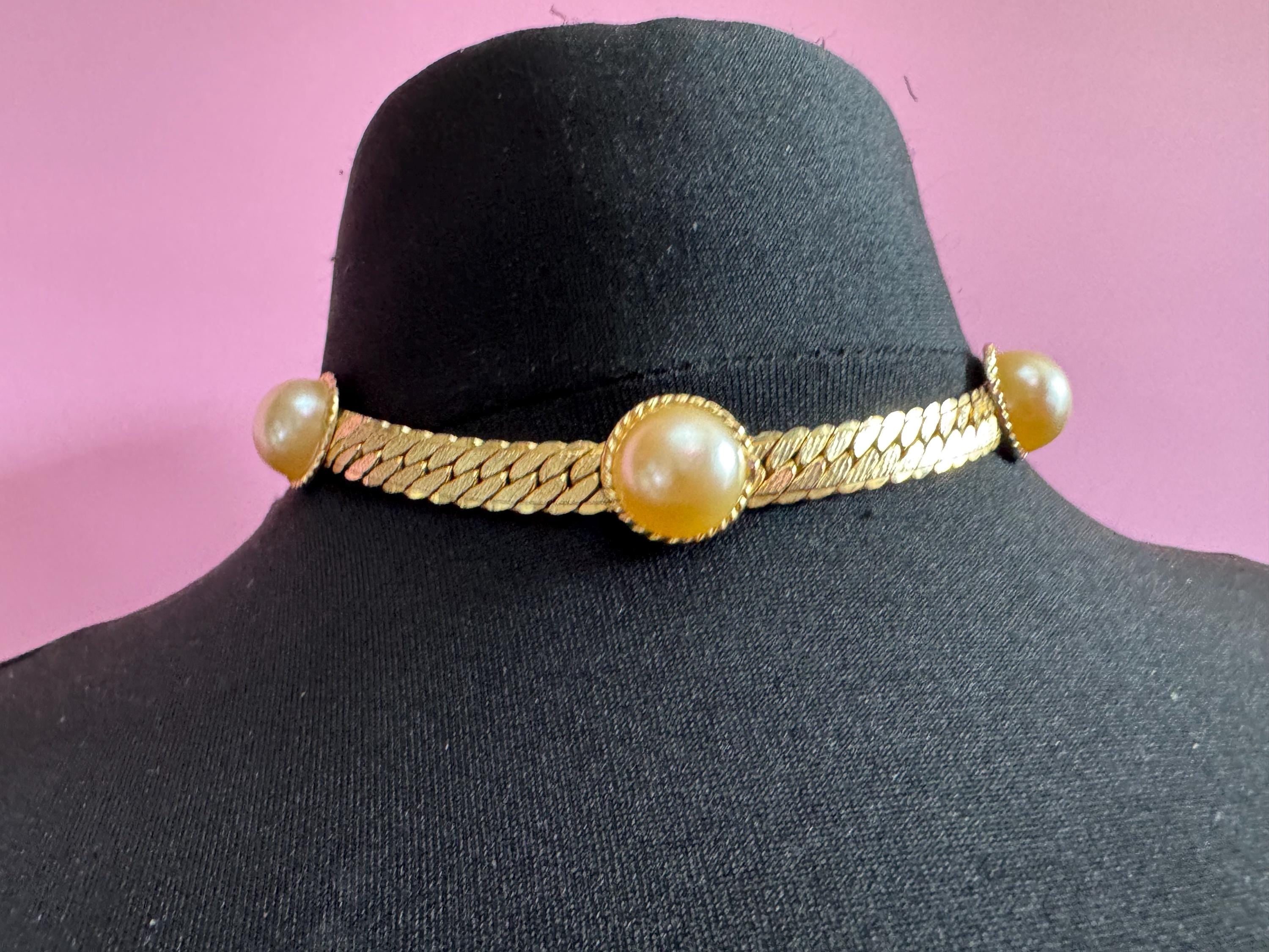 Vintage Gold Tone flat link woven Choker with 3 central faux pearl Cabochons 41cm