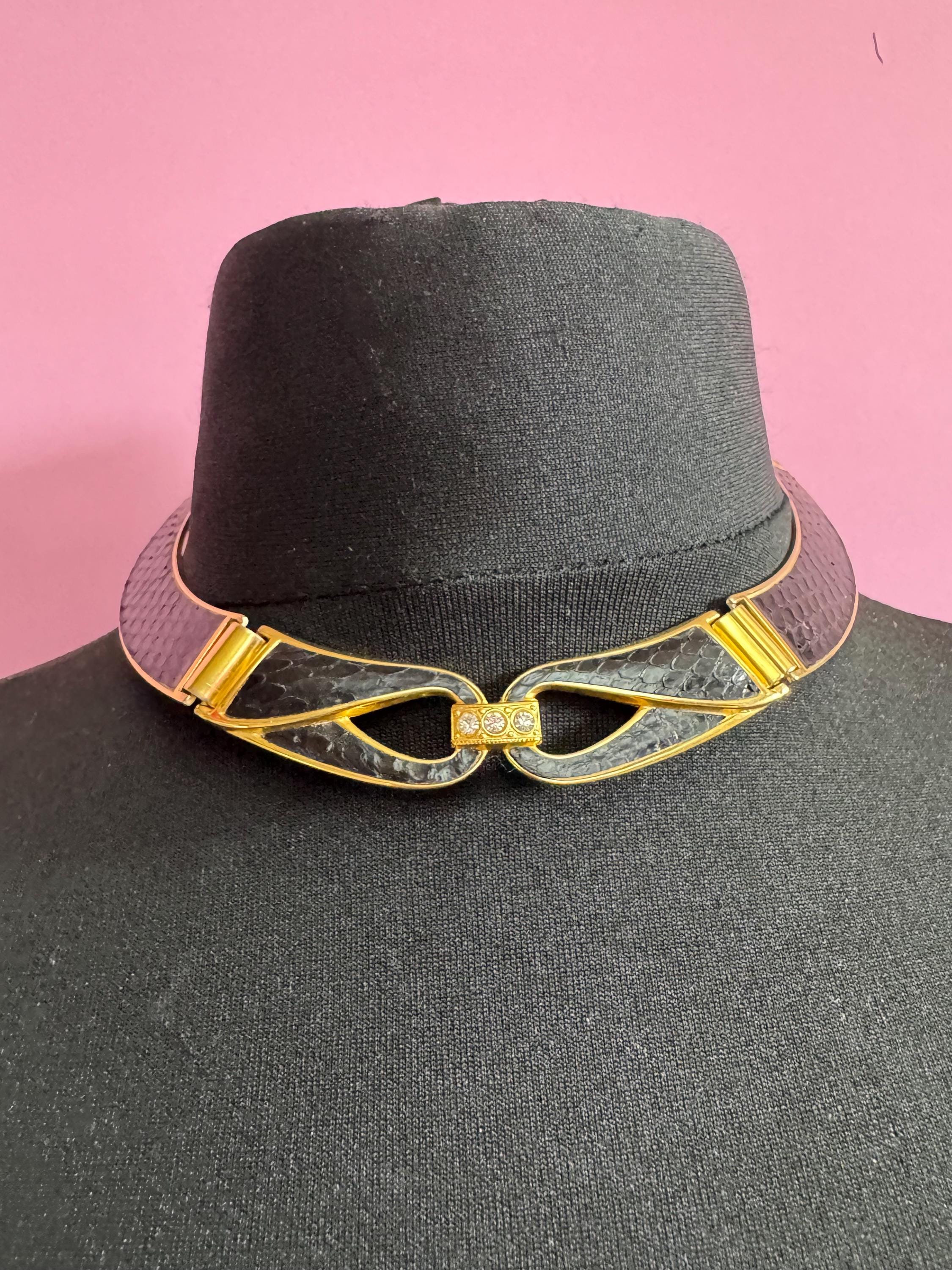 1980s Vintage gold tone and black enamel crystal rhinestone set flat chain choker necklace 42cm