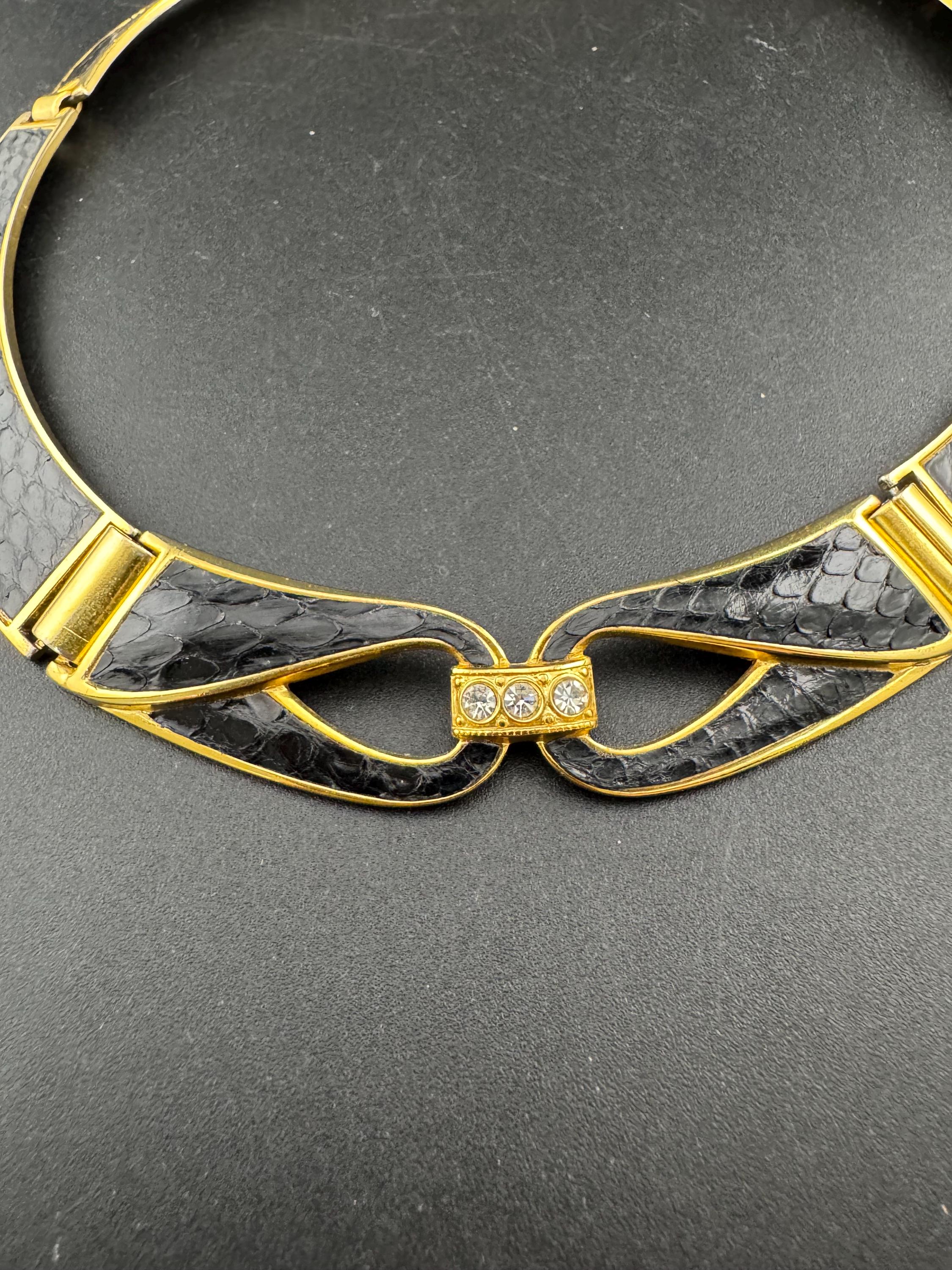 1980s Vintage gold tone and black enamel crystal rhinestone set flat chain choker necklace 42cm