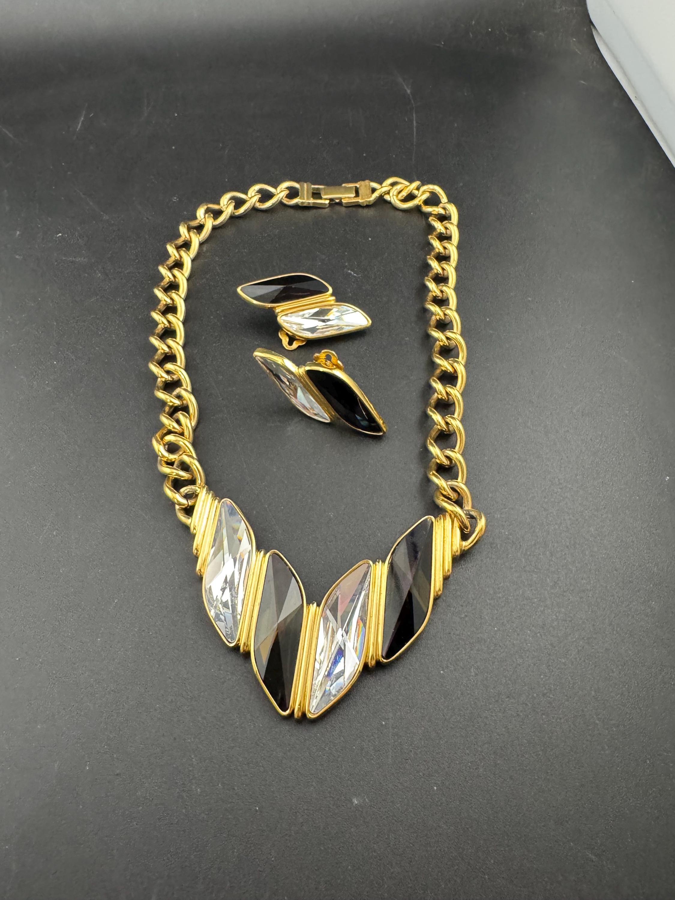 Diamanté Choker Necklace & Clip On Earrings: Gold Tone Jewelry Set