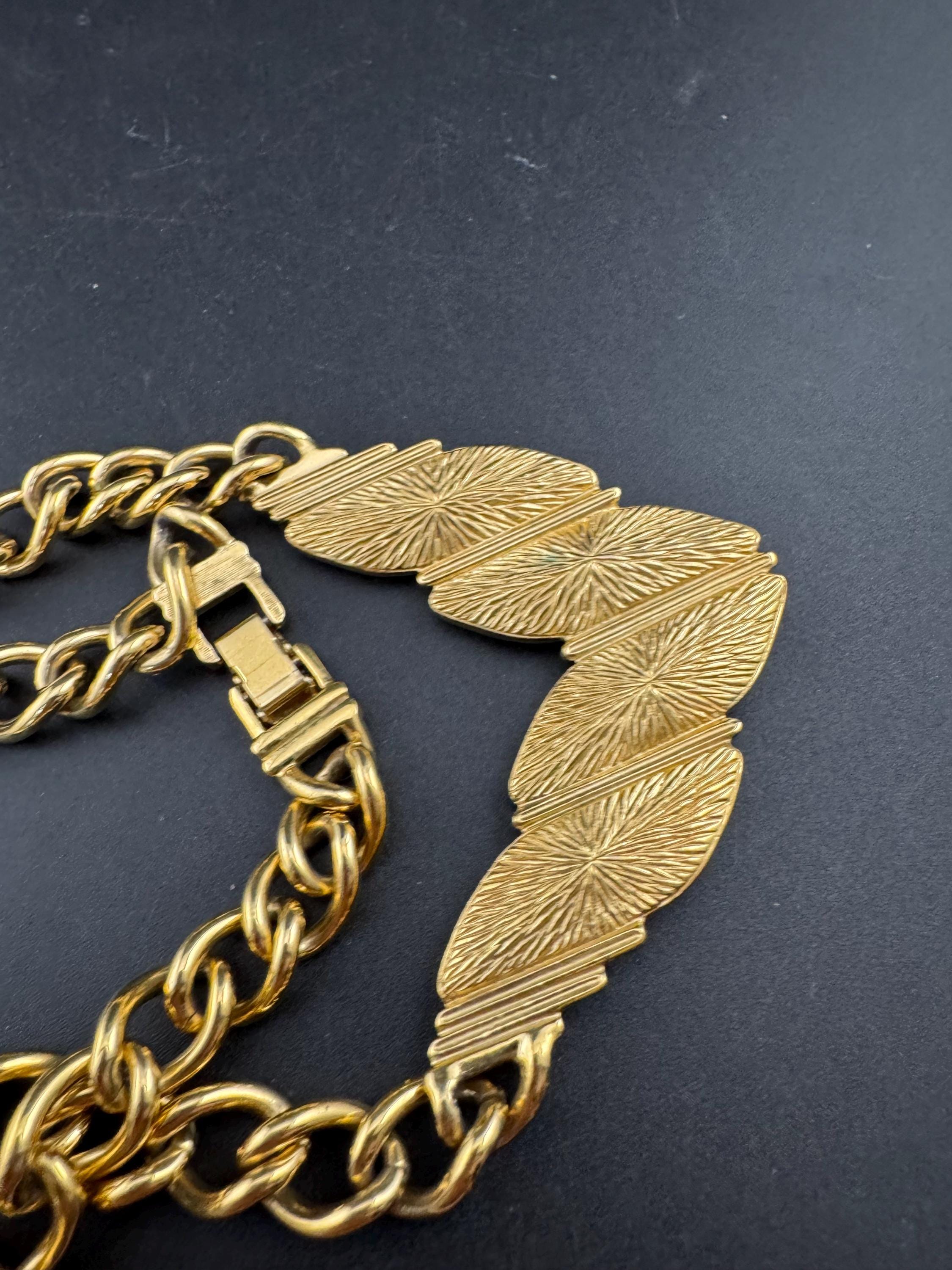 Diamanté Choker Necklace & Clip On Earrings: Gold Tone Jewelry Set