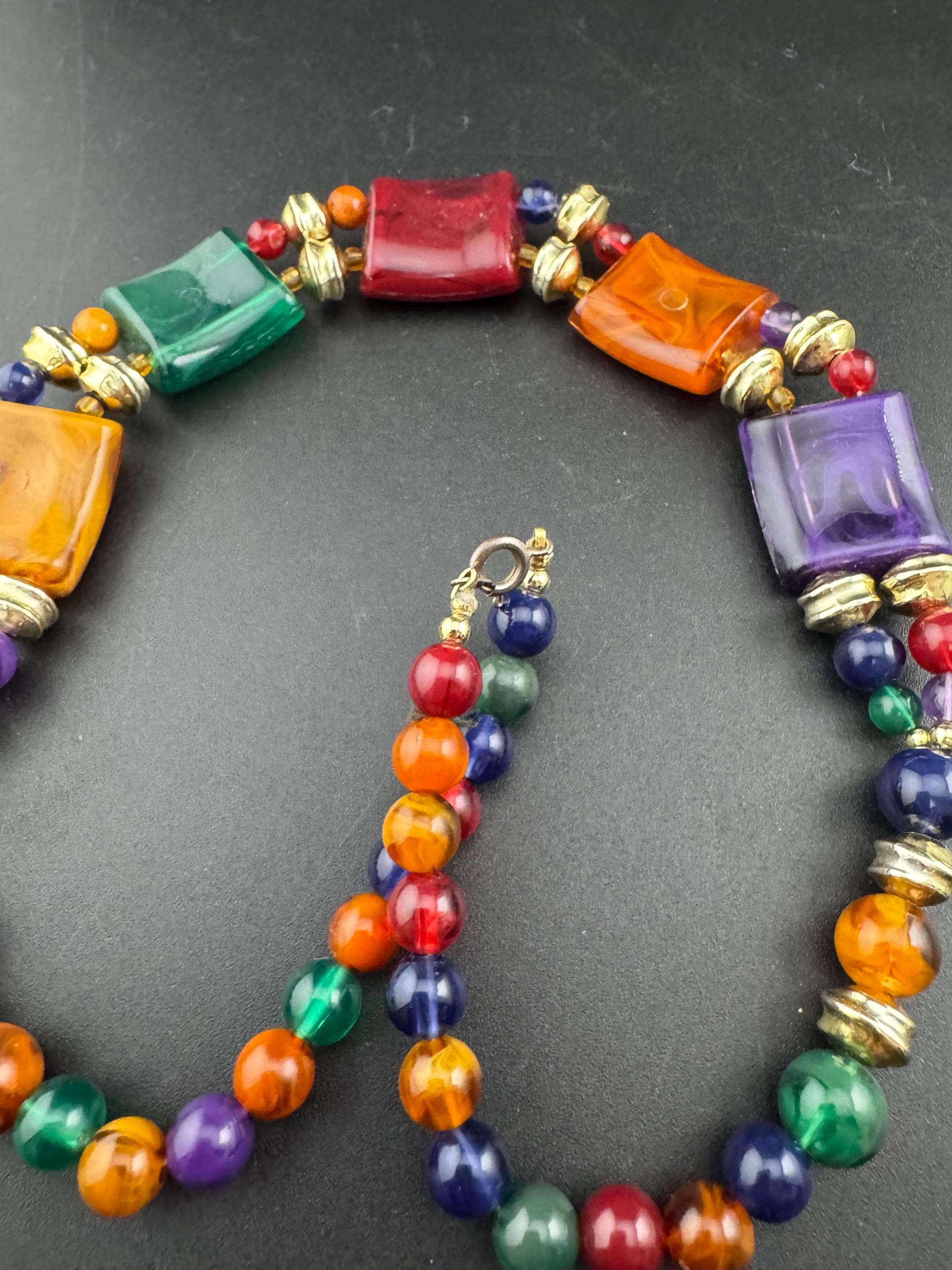 Vintage green purple brown and gold plastic beaded lucite collar necklace 47cm, fabulous!