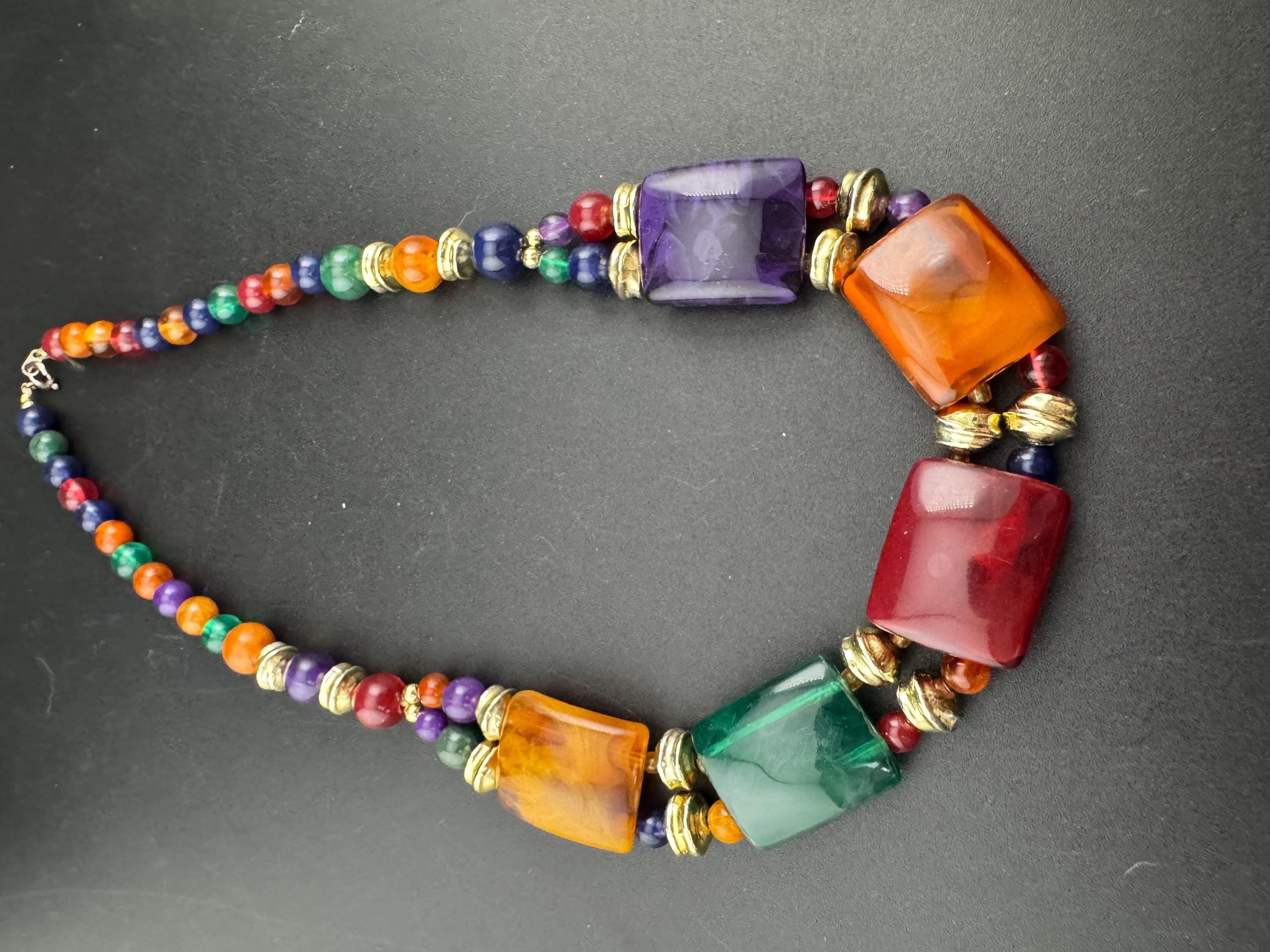 Vintage green purple brown and gold plastic beaded lucite collar necklace 47cm, fabulous!