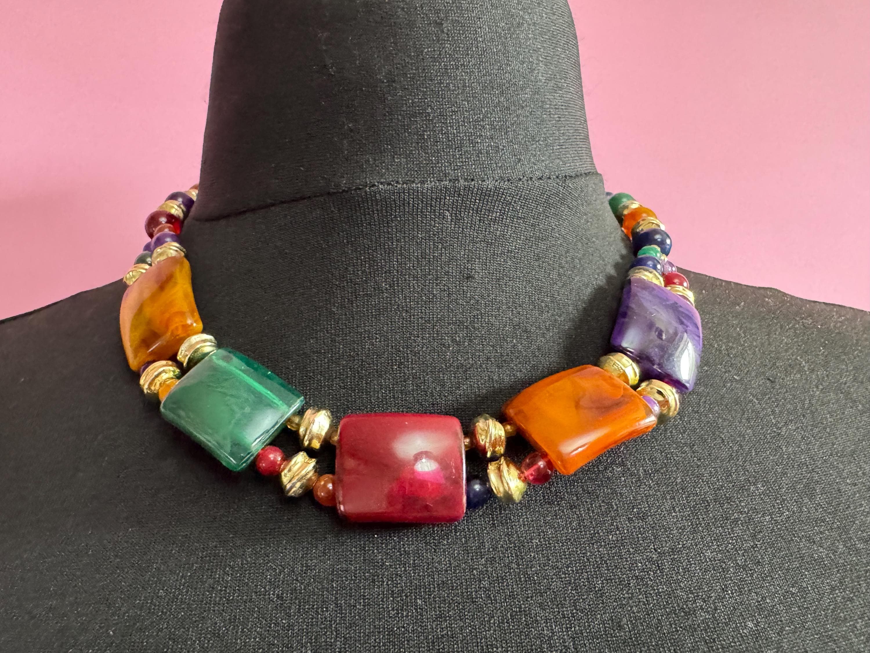 Vintage green purple brown and gold plastic beaded lucite collar necklace 47cm, fabulous!