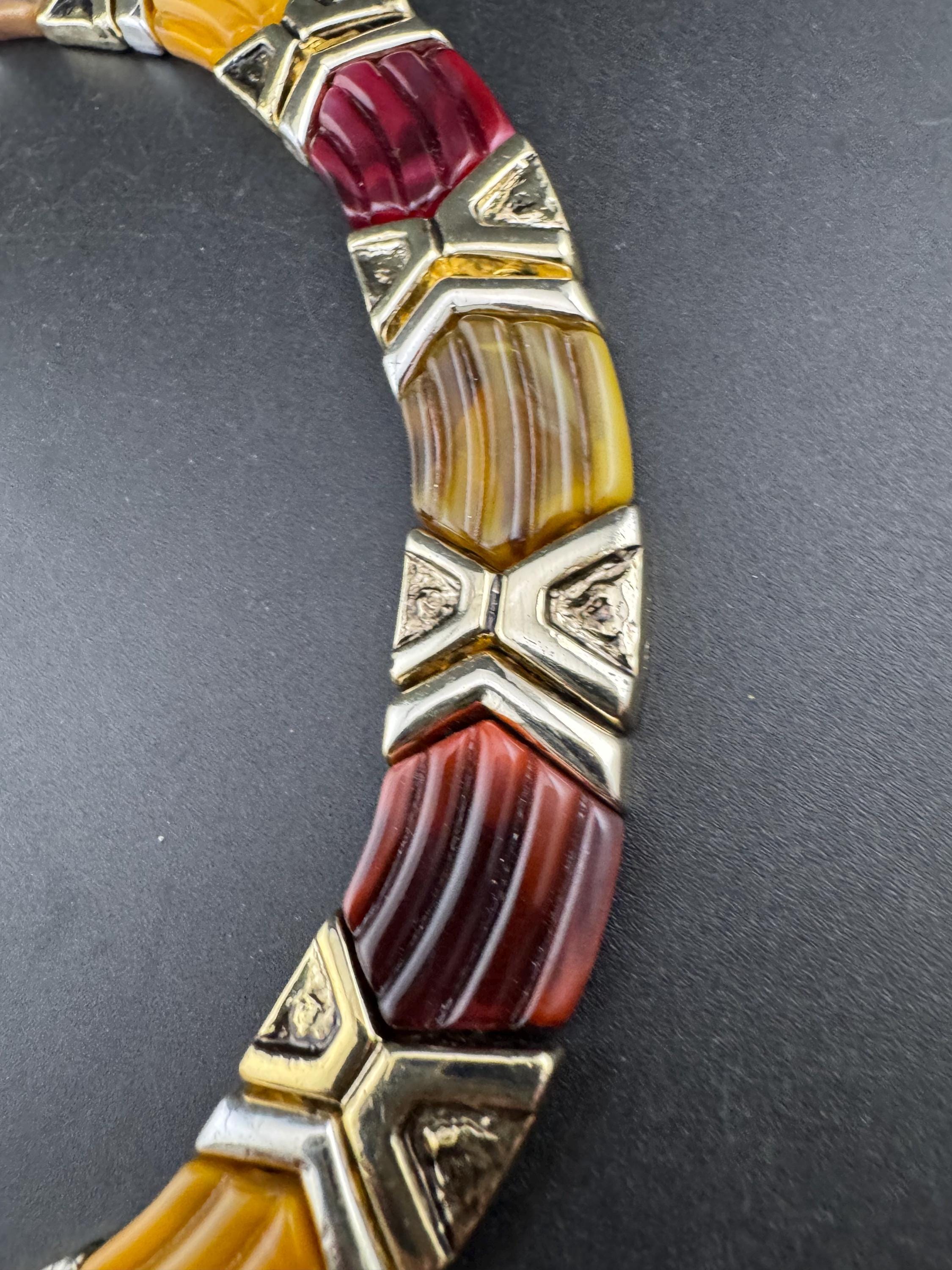 Vintage green, red, brown and gold plastic beaded lucite flat choker necklace 45cm, fabulous!