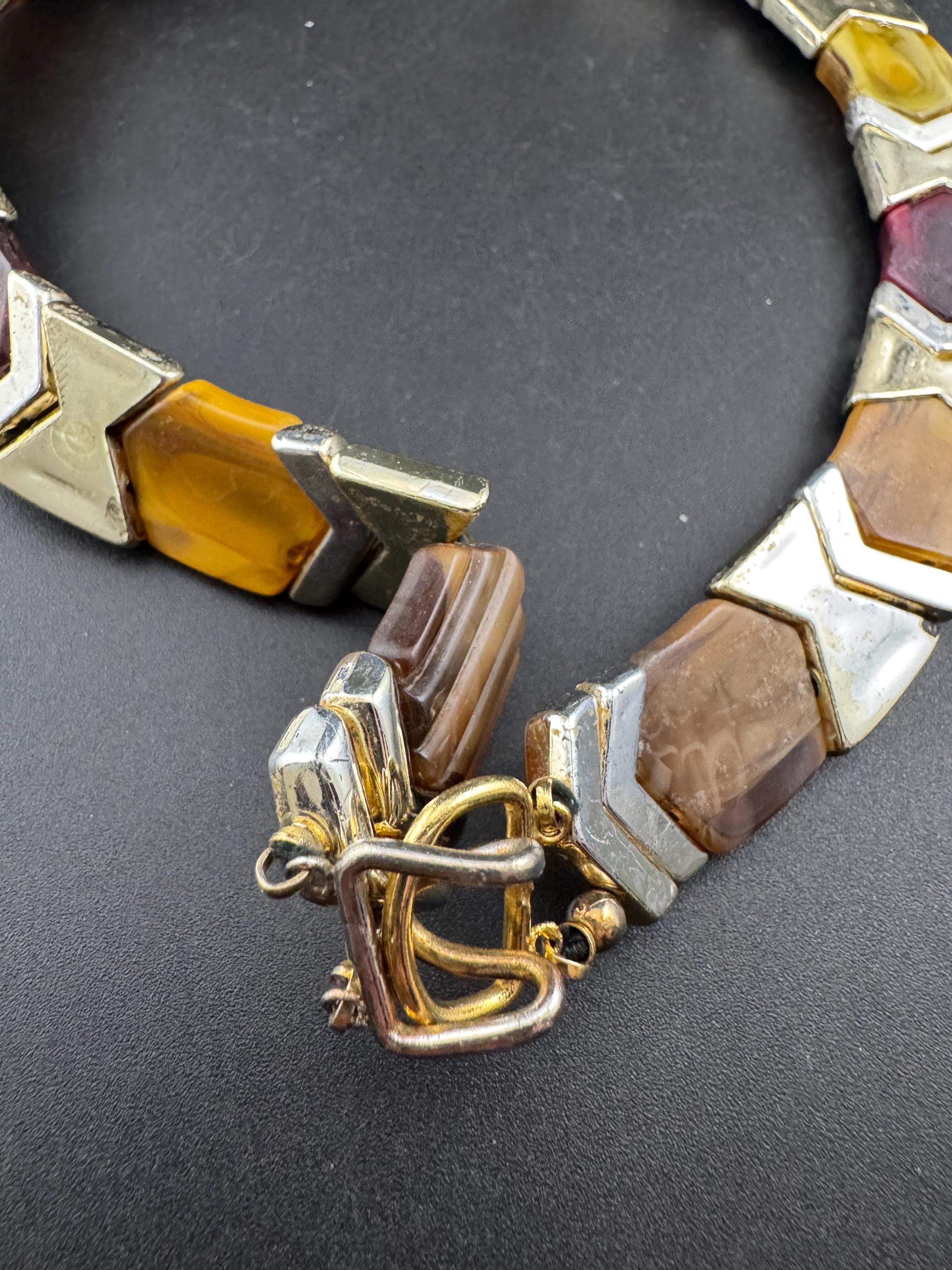 Vintage green, red, brown and gold plastic beaded lucite flat choker necklace 45cm, fabulous!