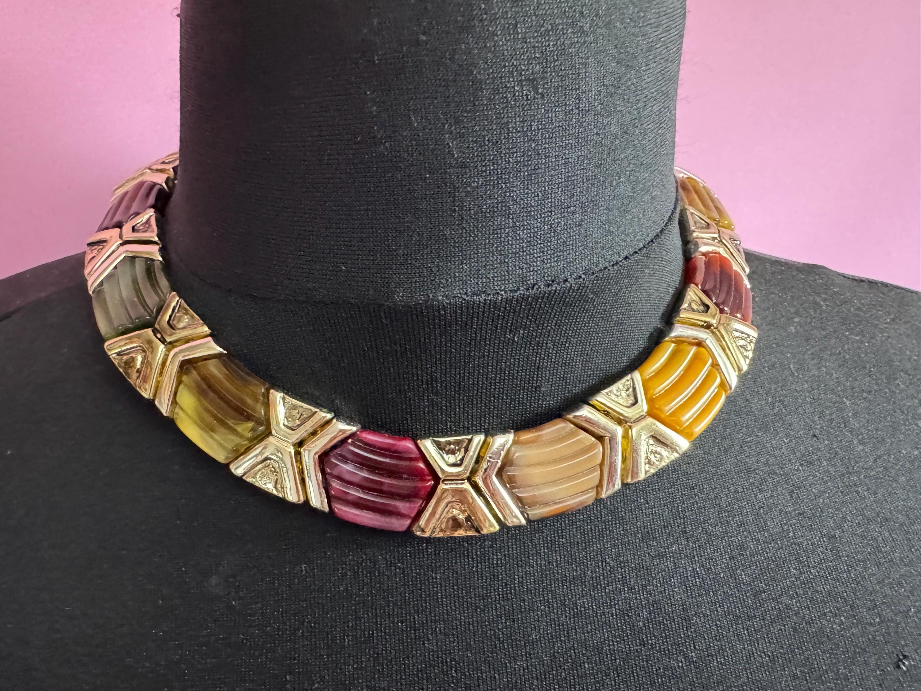 Vintage green, red, brown and gold plastic beaded lucite flat choker necklace 45cm, fabulous!