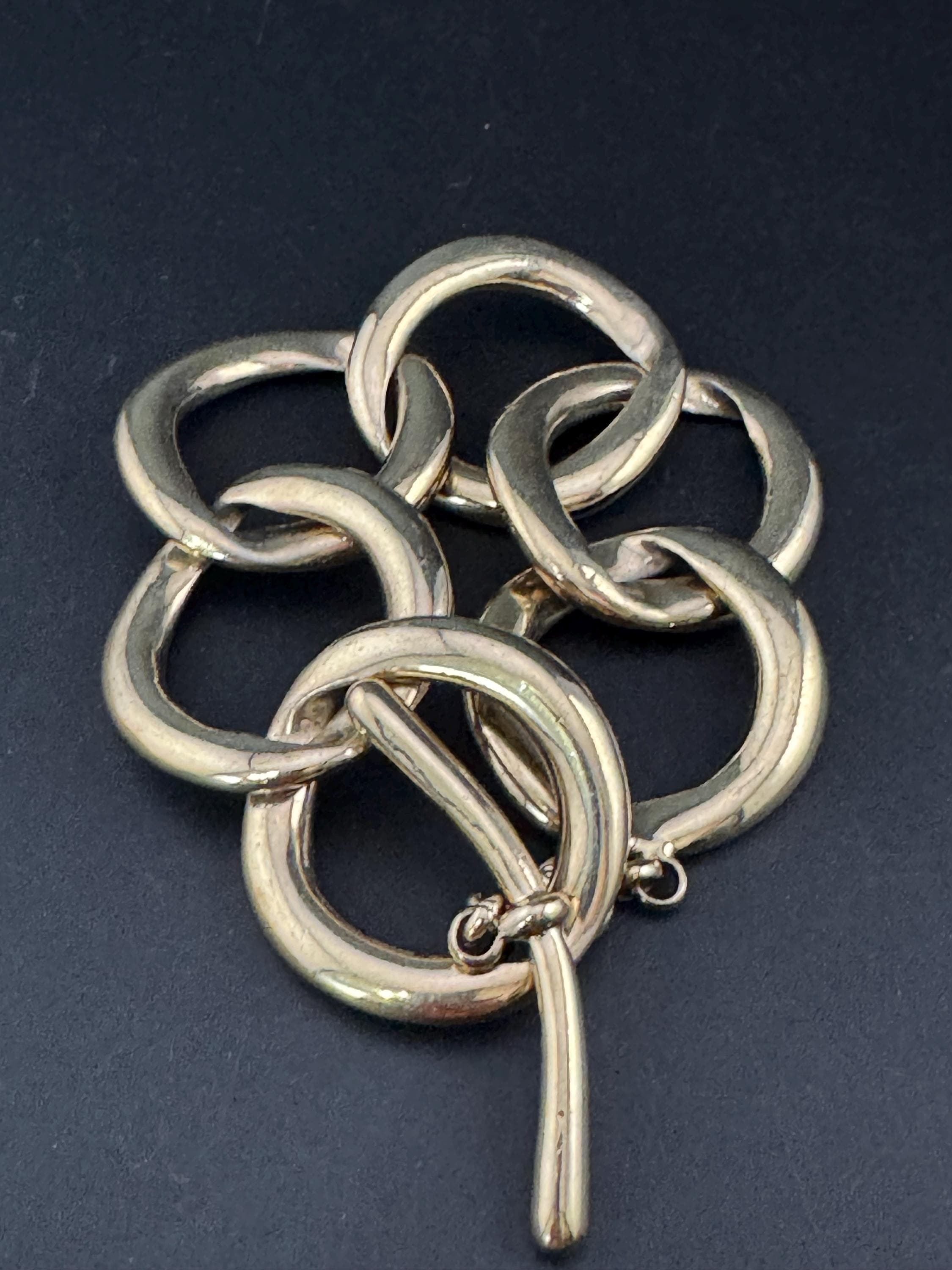 designer MONET signed oversized  gold tone chunky curb chain link heavy wide toggle bracelet 22cm