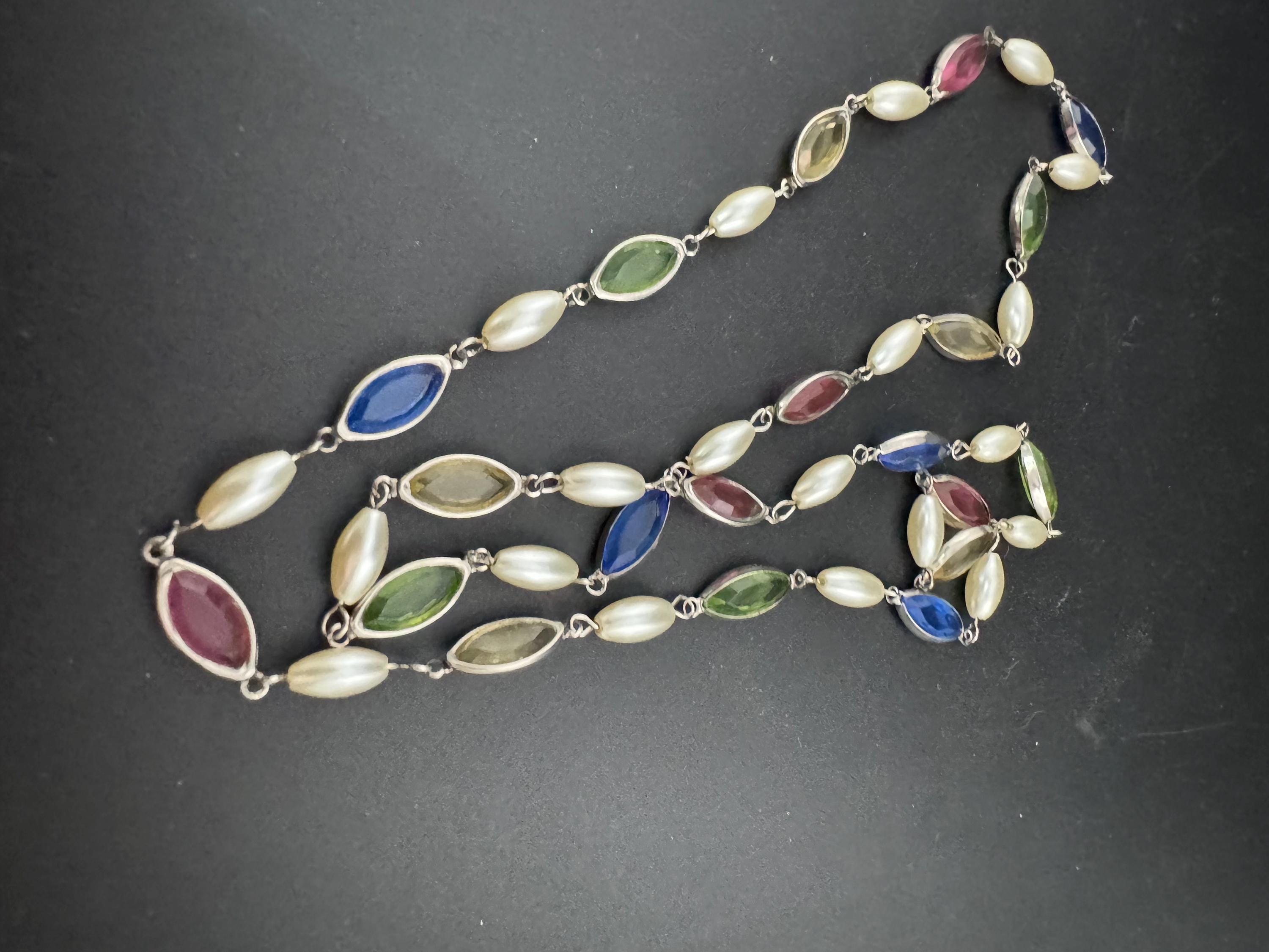 Faux pearl Rivière bezel set pink blue green faceted acrylic  gold tone beaded chain necklace 76cm length