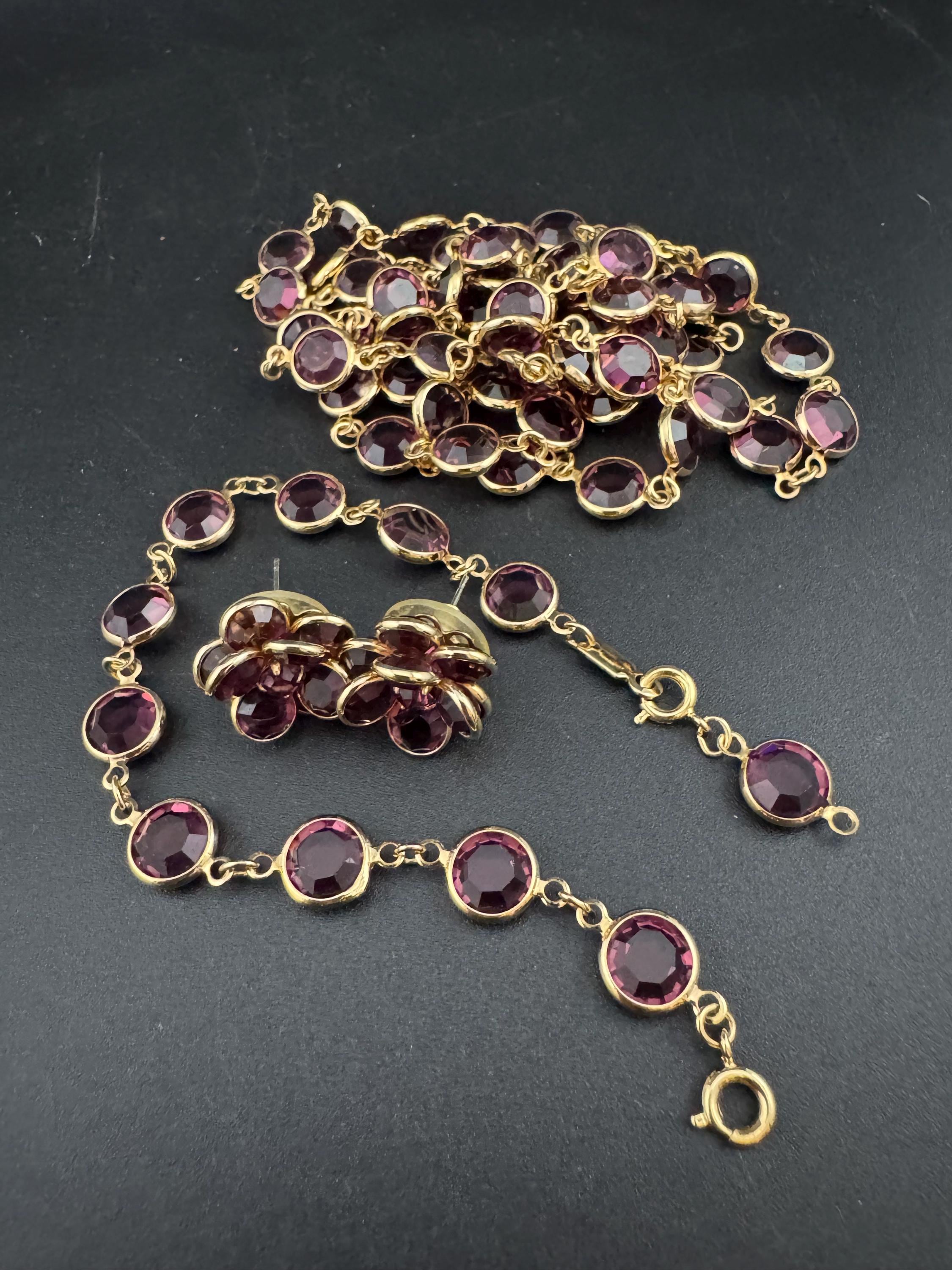 High end fine vintage purple crystal glass Rivière bezel necklace, stud earrings and matching bracelet, gold plated