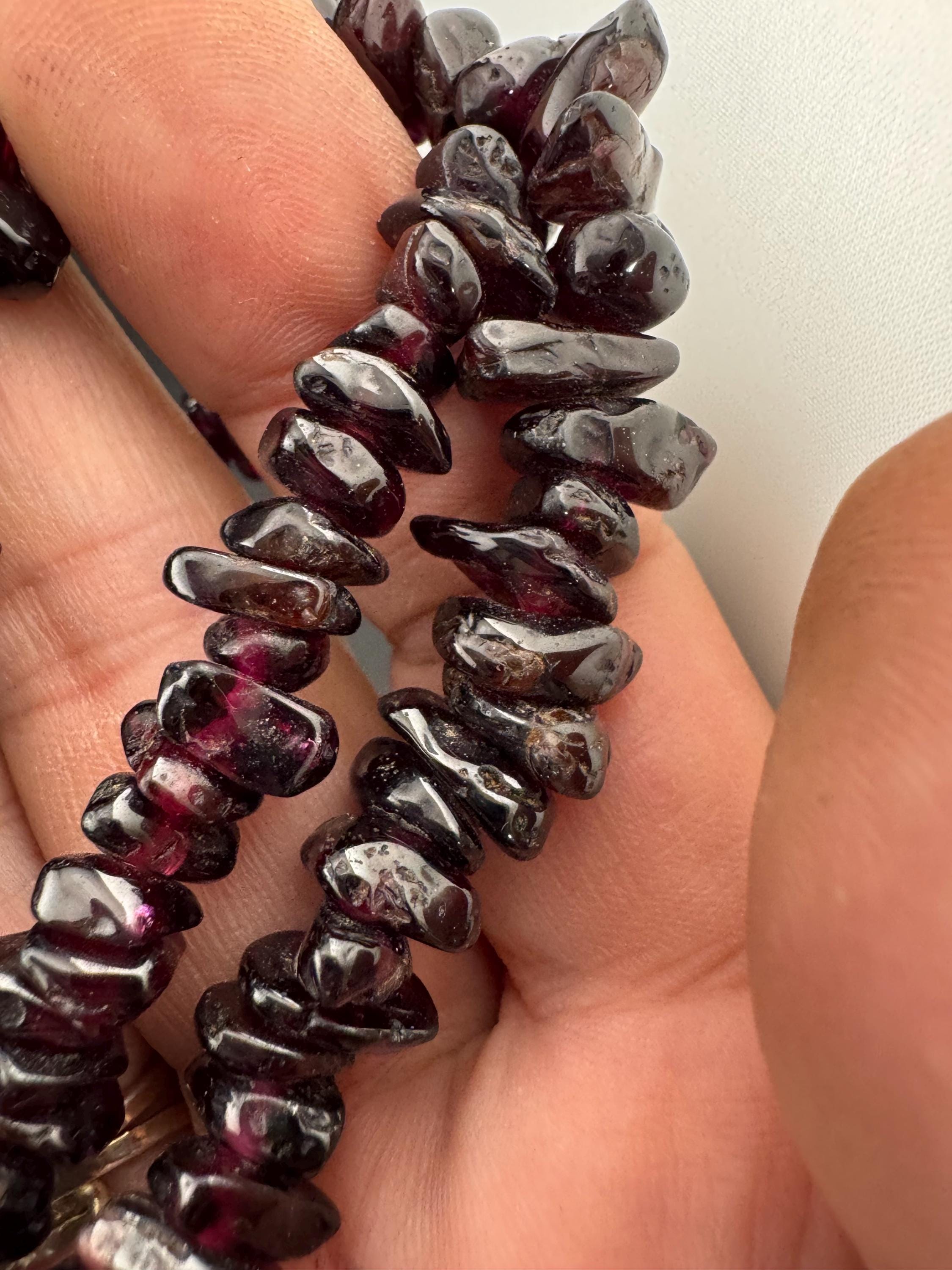 Antique Art Deco natural garnet red purple gemstone beaded necklace 59cm