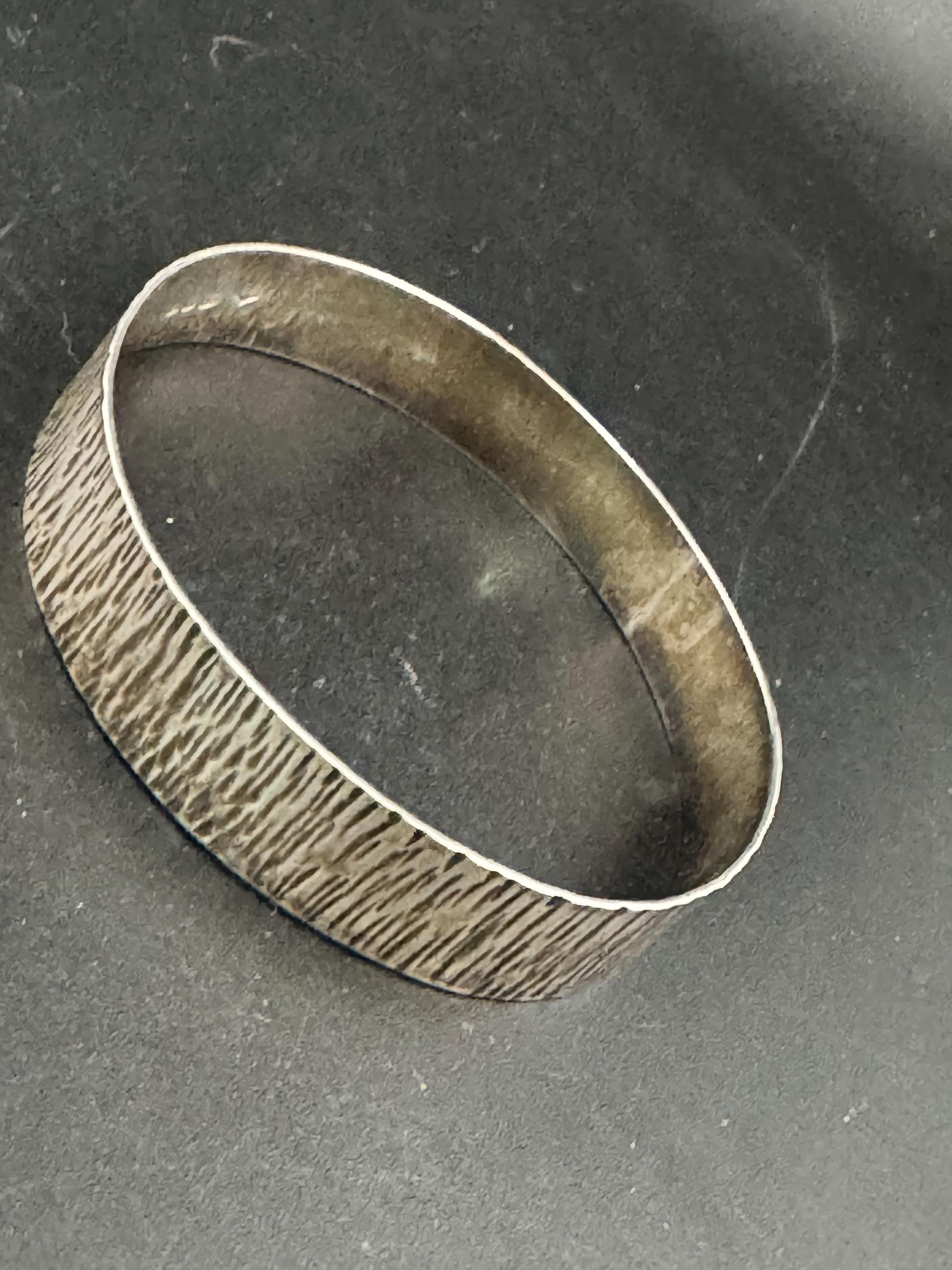 Vintage 1970s 14mm Wide 925 sterling silver engraved bark bangle 19.7 grams fully hallmarked