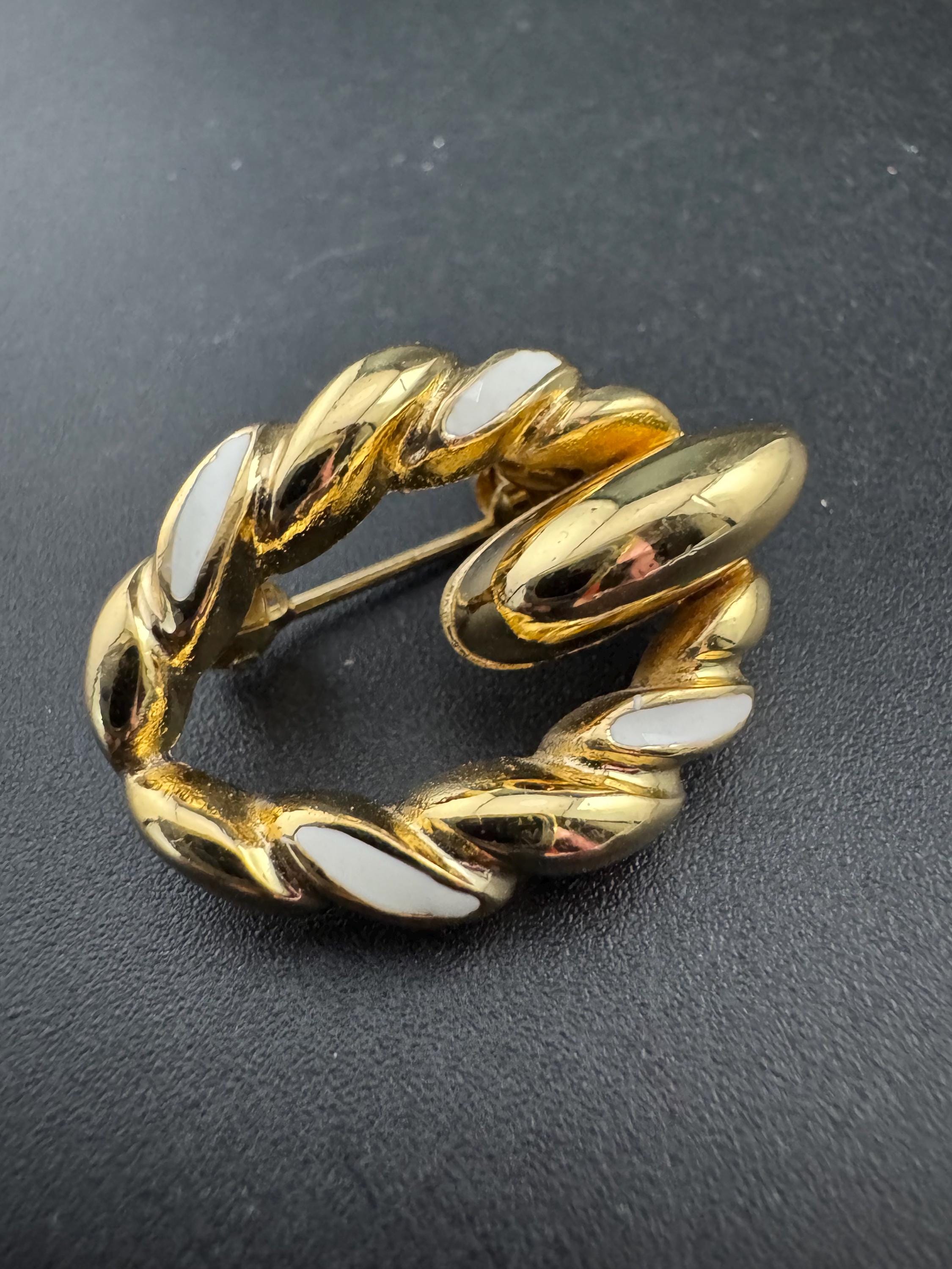 GROSSE signed 1980s German designer white enamel small oval gold plated high end brooch