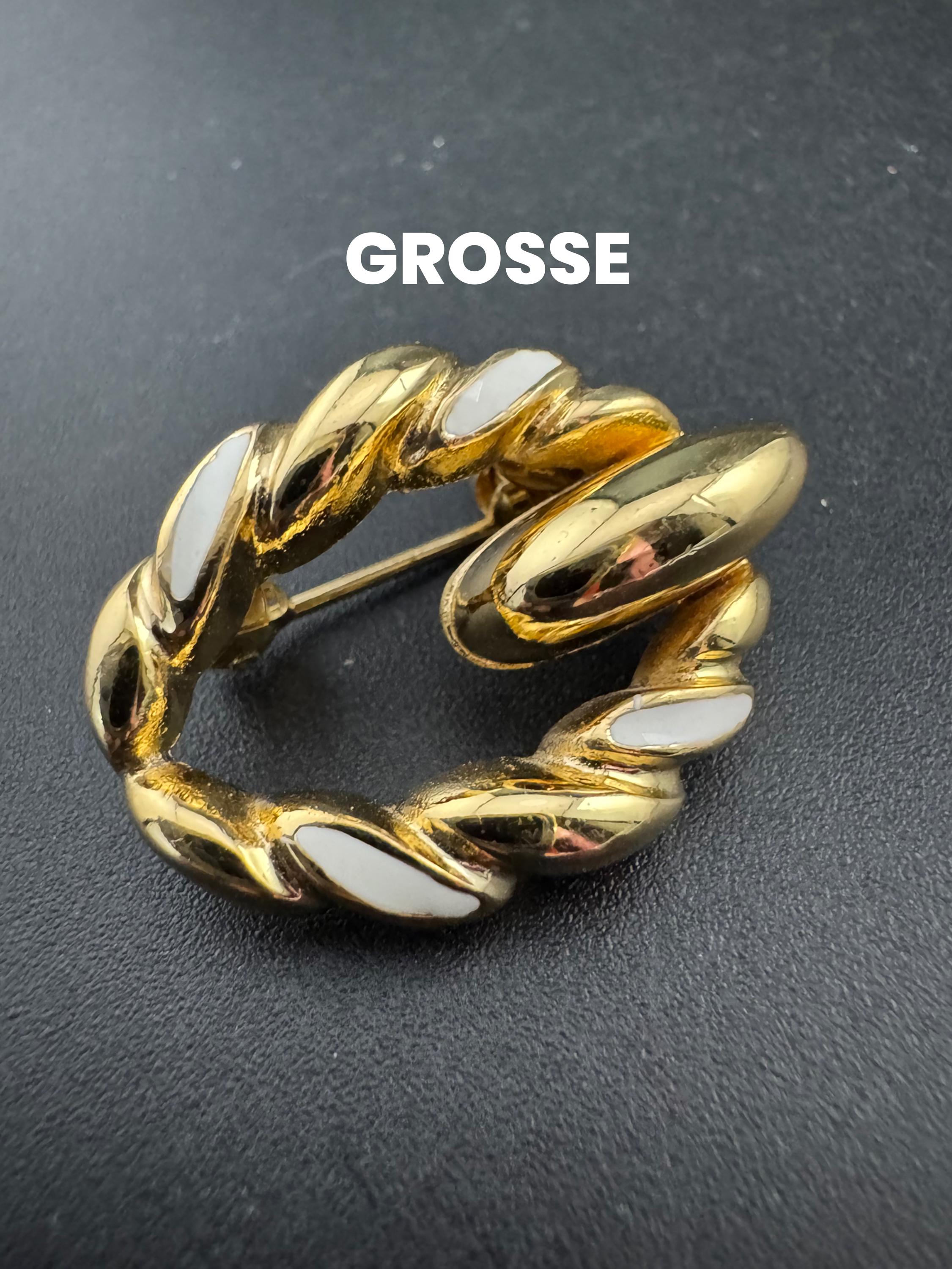 GROSSE signed 1980s German designer white enamel small oval gold plated high end brooch