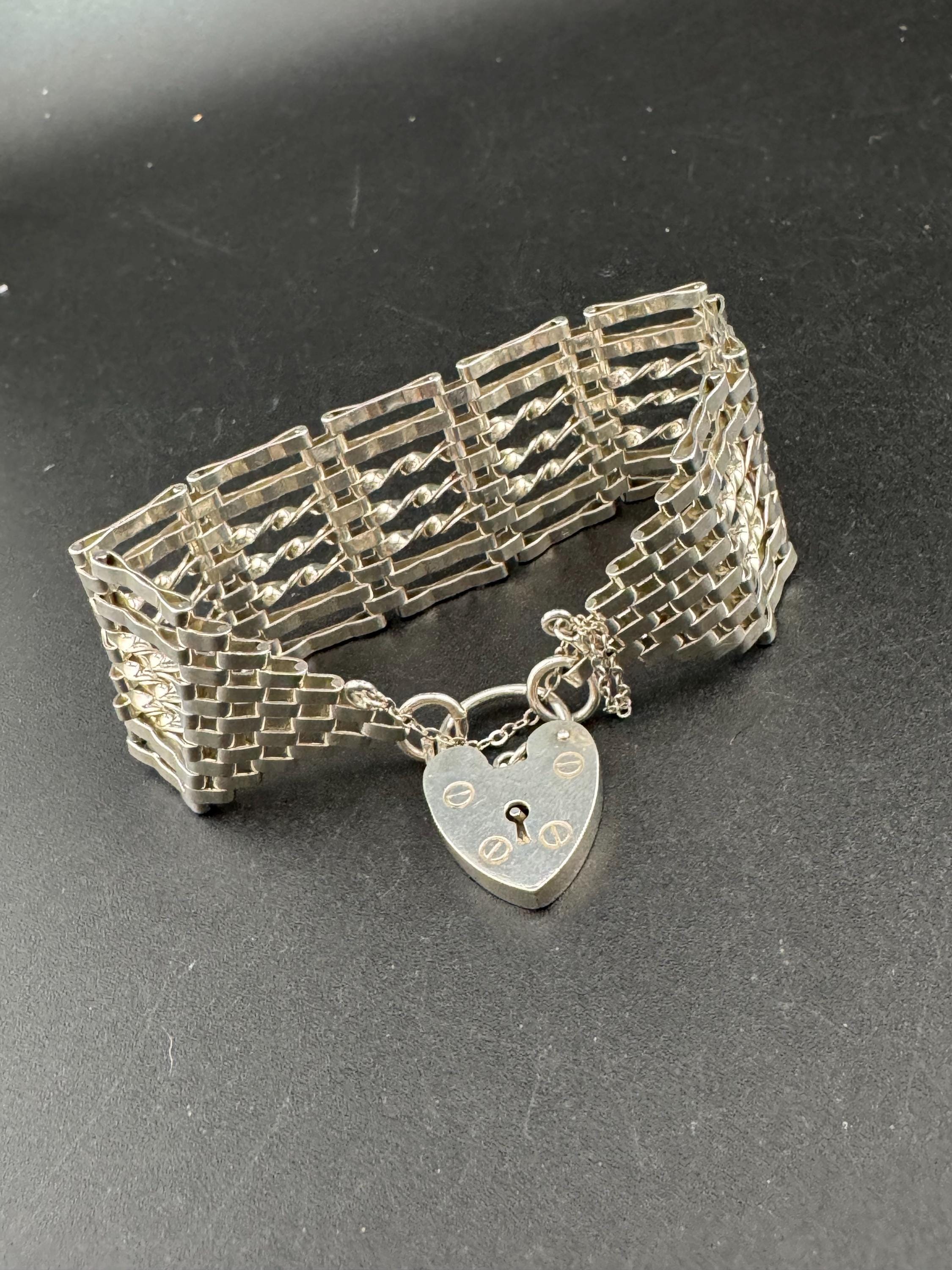 Vintage 925 sterling silver 7 bar wide gate bracelet with large heart padlock and safety chain