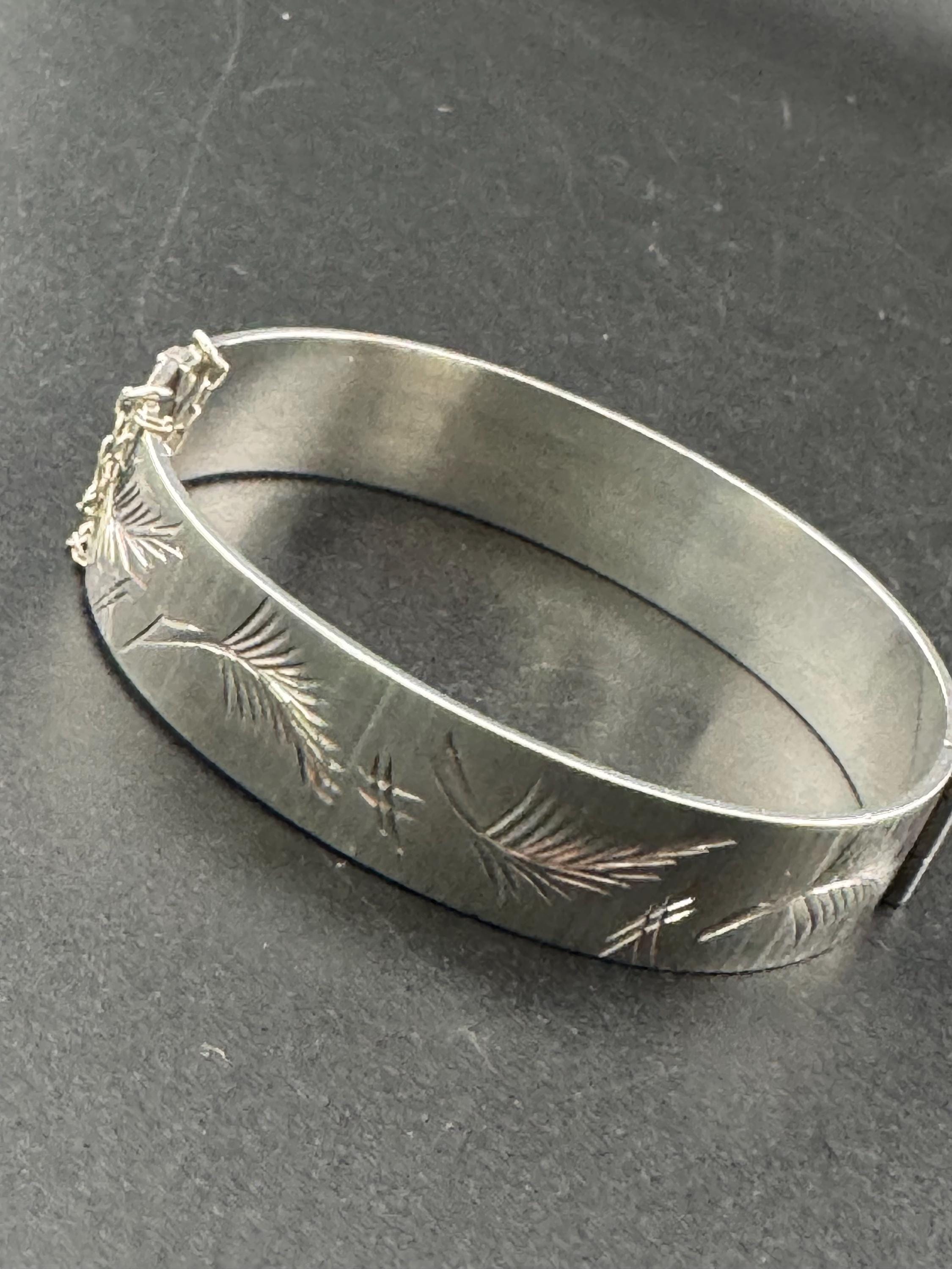 1.5cm Wide sterling silver engraved floral 925 bangle 29.7 gms bracelet oversized full hallmarks