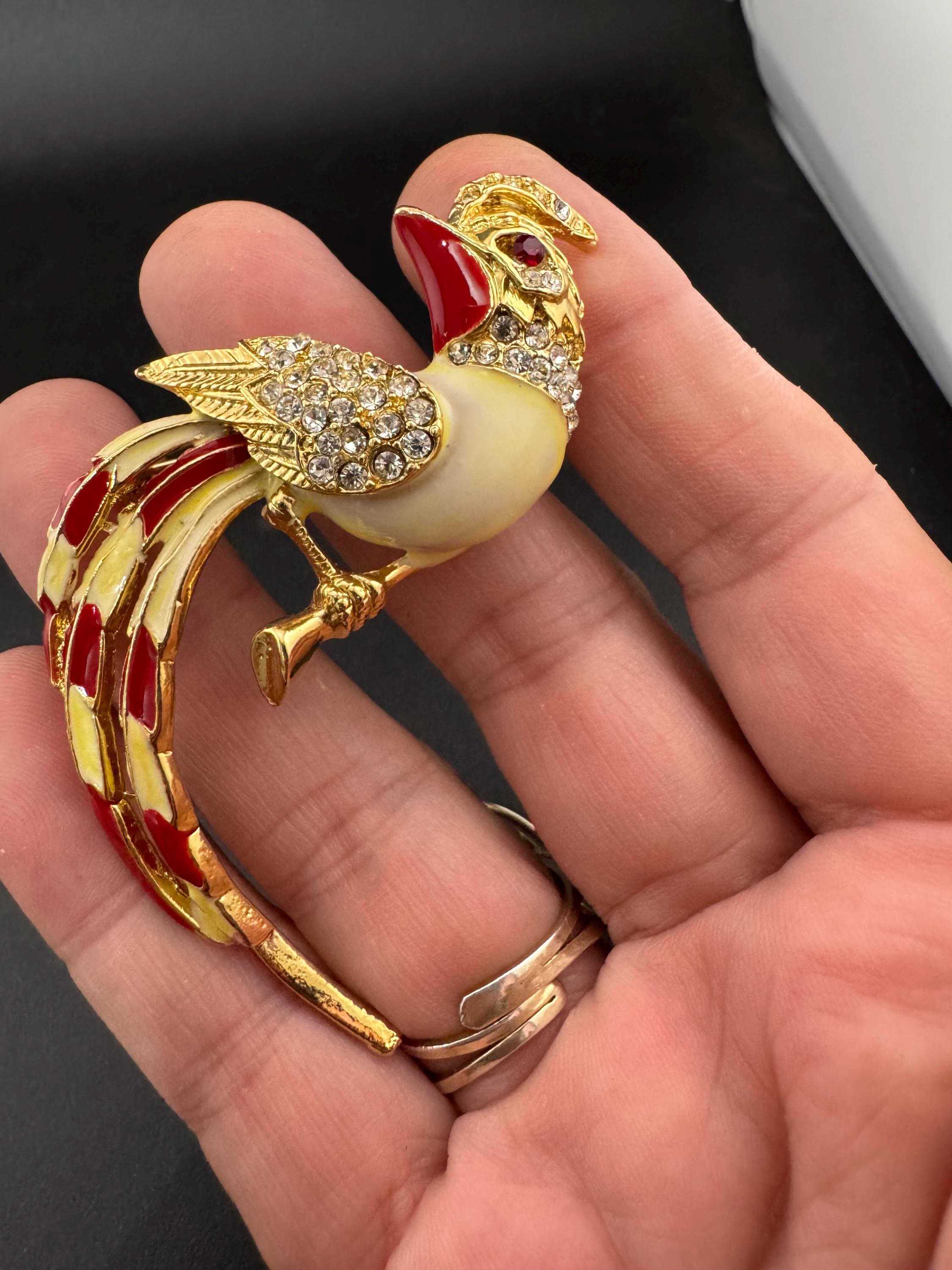 Vintage Tropical Parrot firecrest brooch set with Paste diamanté and red and cream Enamel gold tone metal 1980s