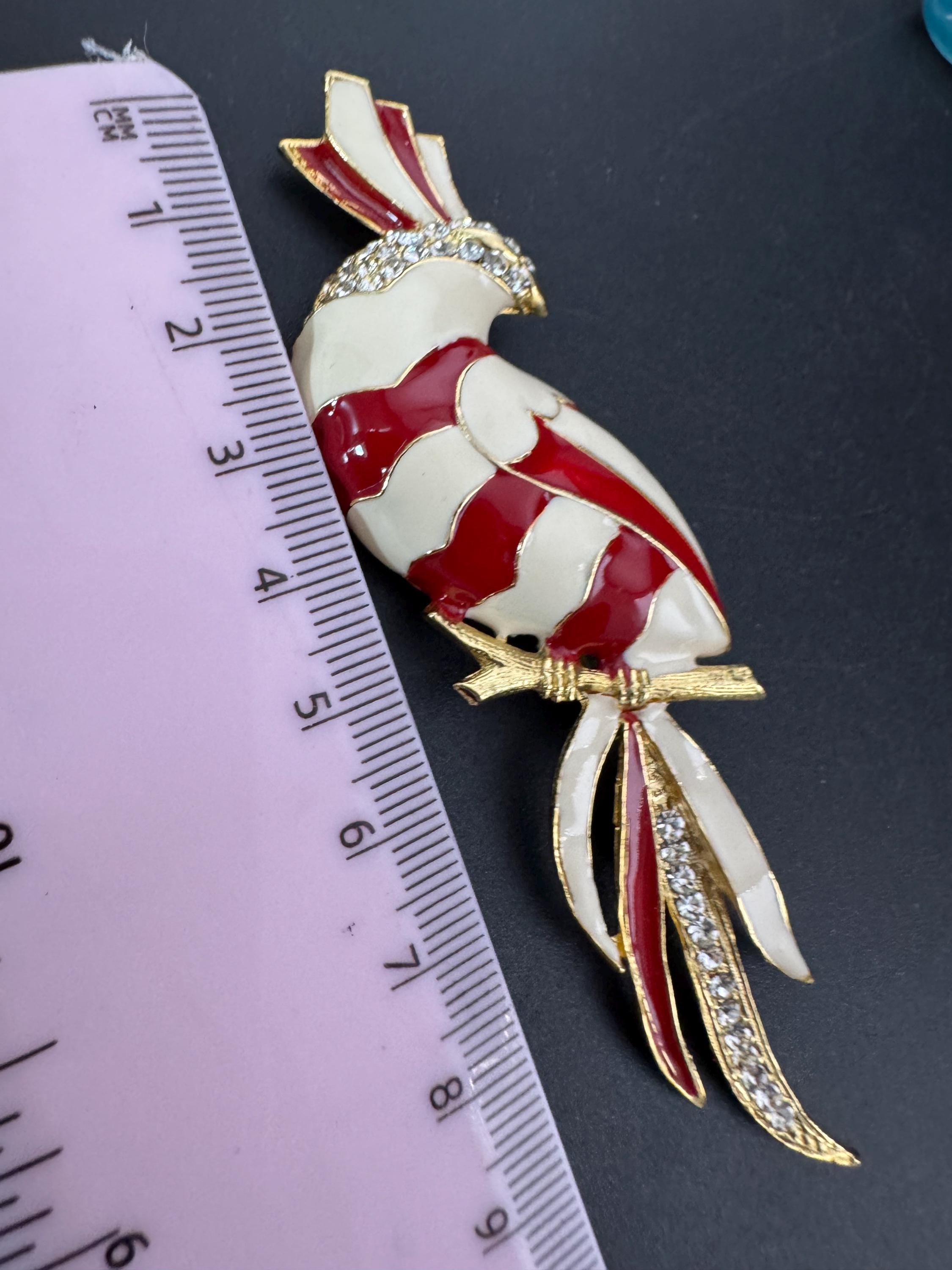 Vintage Tropical Parrot Brooch: Diamanté Enamel Gold Tone, 1980s