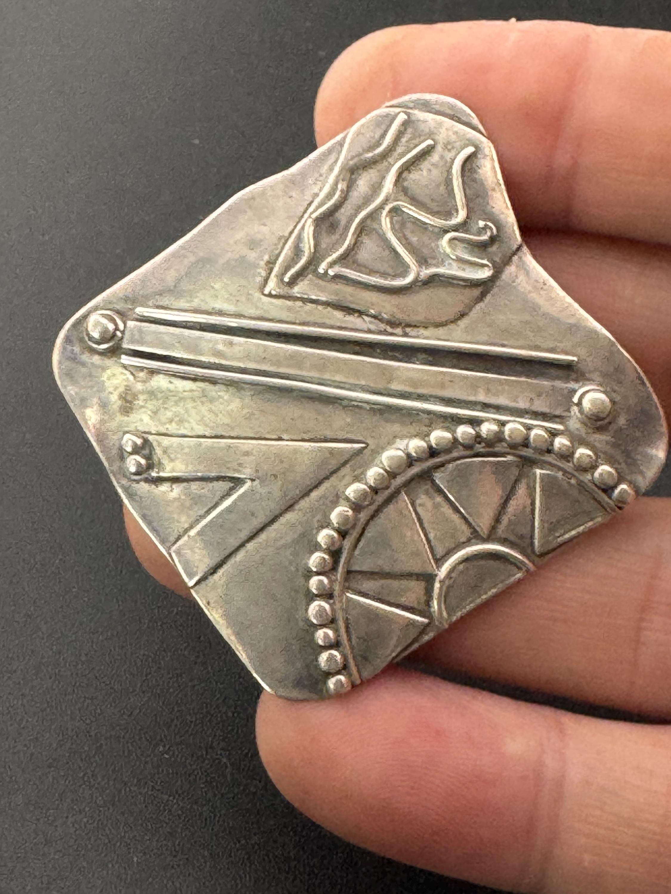 Modernist quirky abstract Sterling silver geometric brooch 8.9 grams 4cm