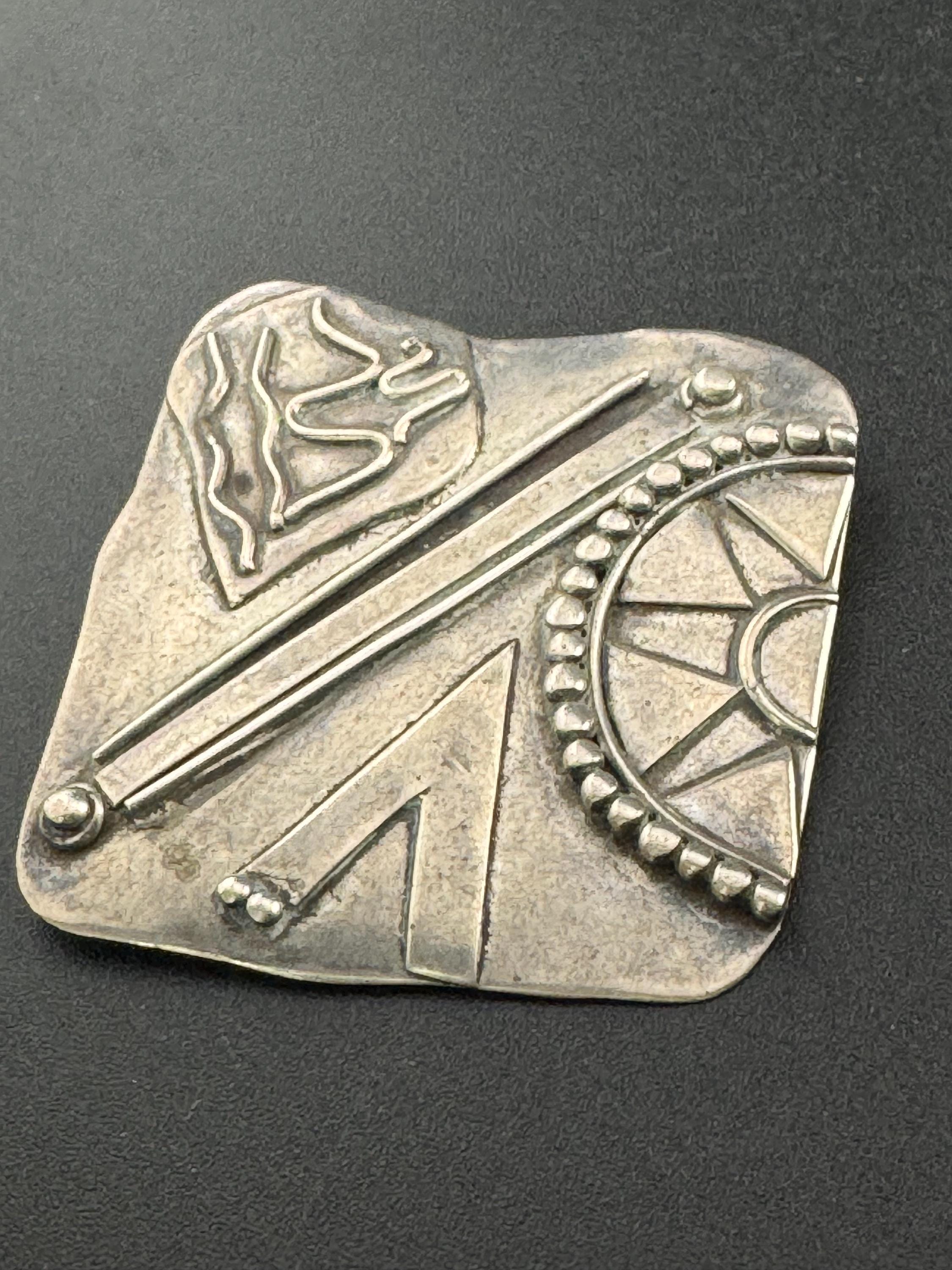 Modernist quirky abstract Sterling silver geometric brooch 8.9 grams 4cm