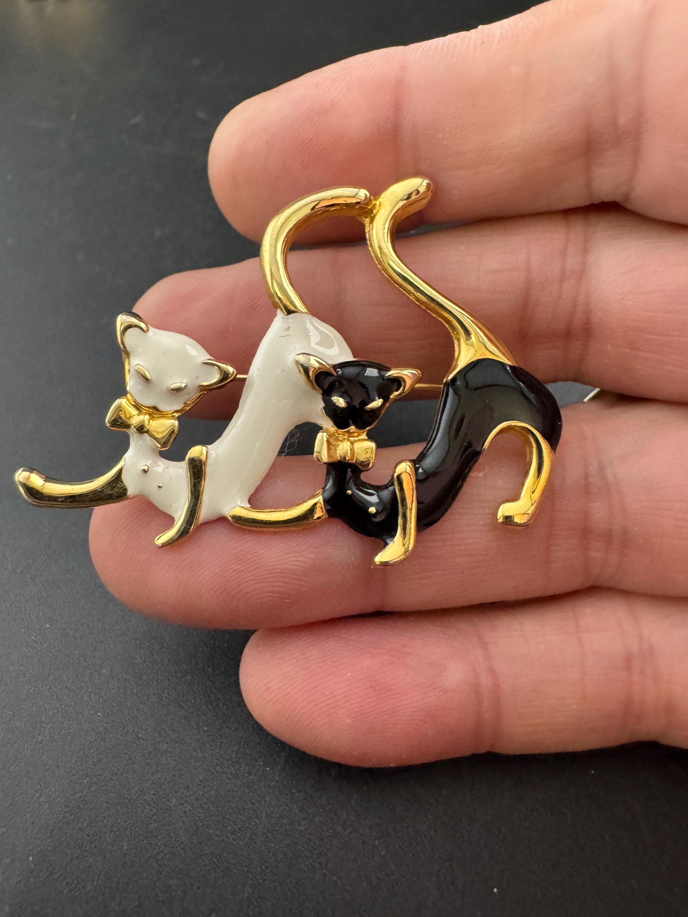Vintage Gold Tone Enamel Cats Brooch - Bow Ties