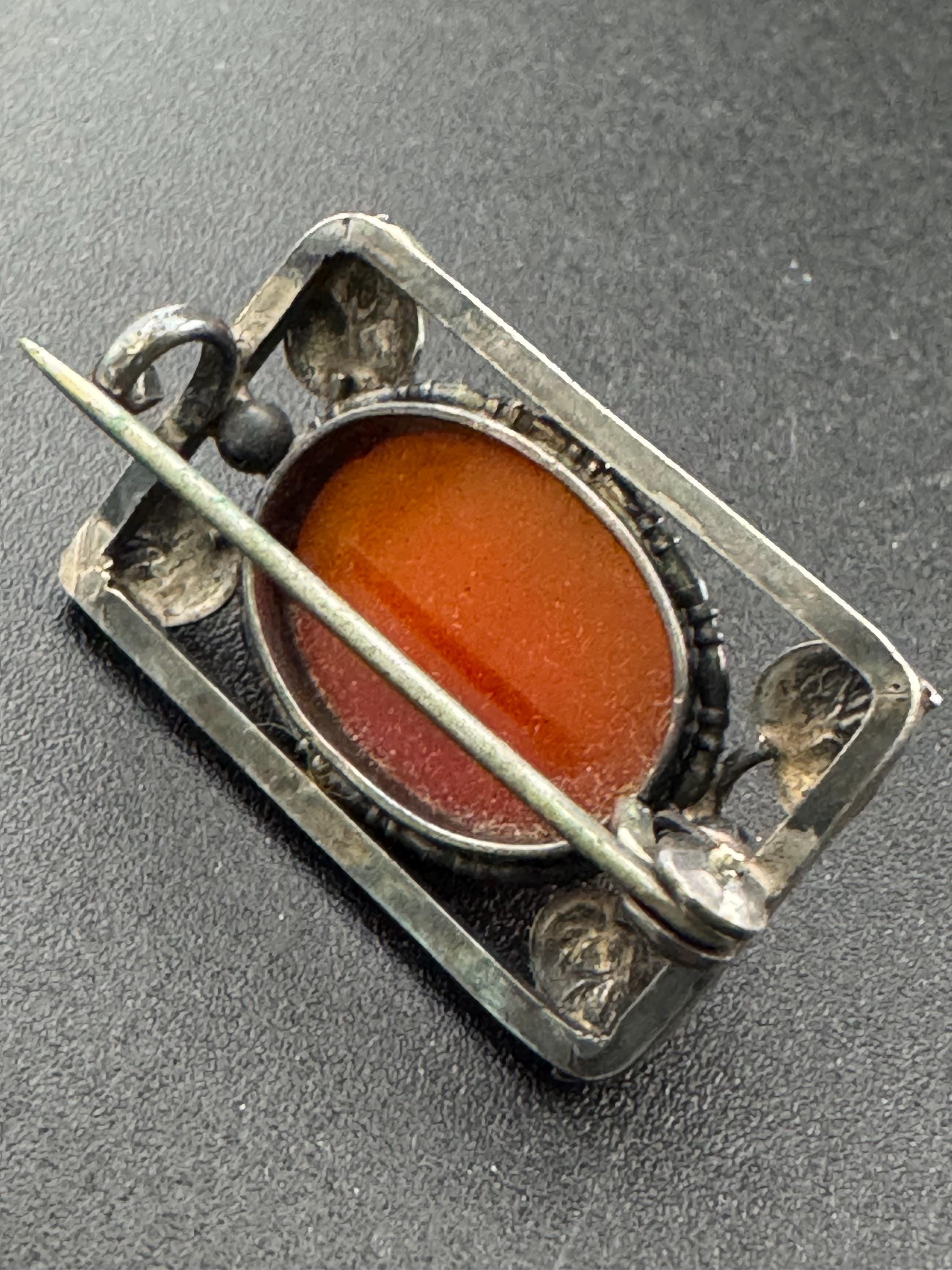 Sweet little antique Sterling silver floral carnelian cabochon brooch 4 grams 2.5cm art nouveau period Edwardian back pin