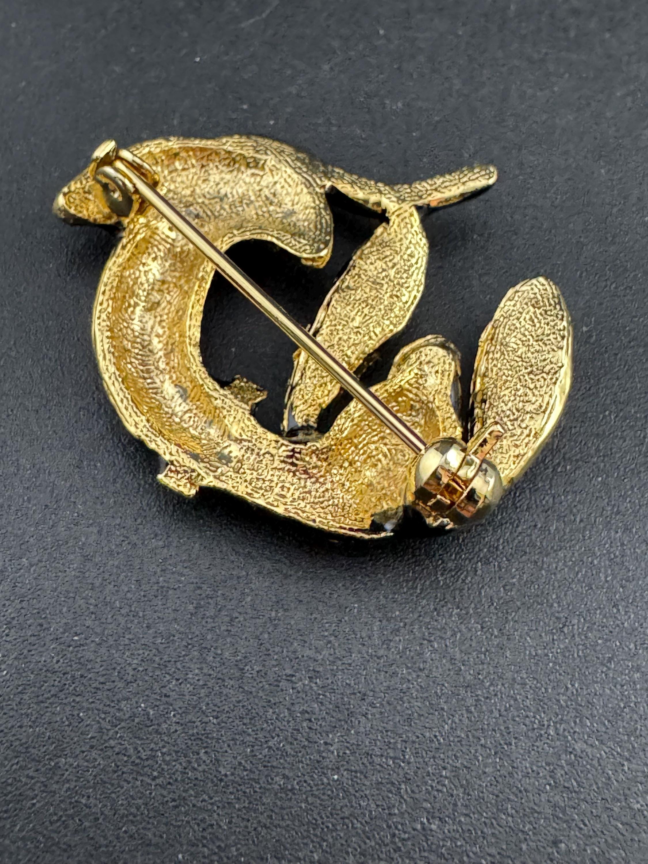 Vintage black enamel coear diamanté crystal novelty Dog Brooch, daschound