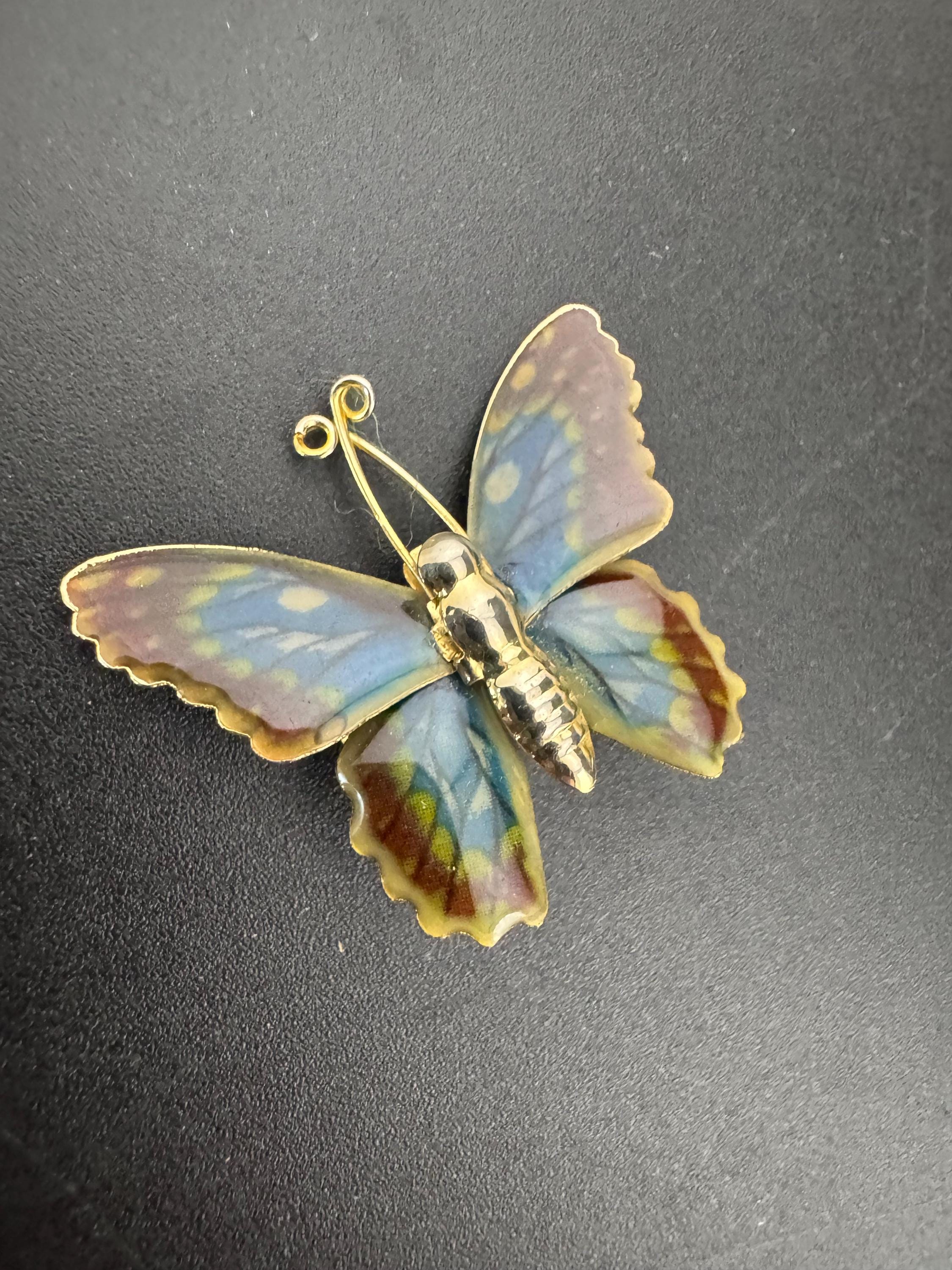 Vintage small gold tone brass blue brown enamel butterfly brooch pin