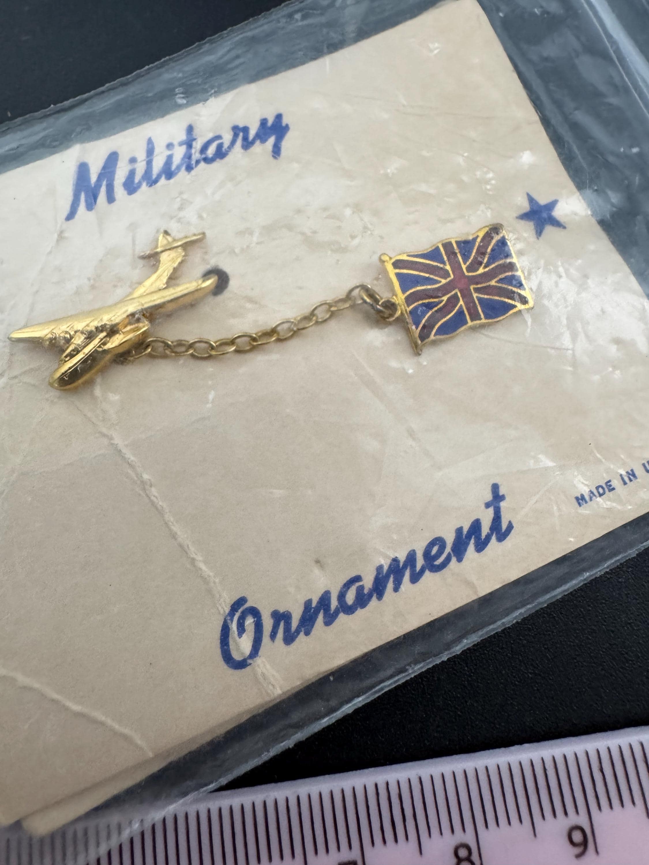 Vintage Union Jack and aeroplane Military UK flag emblemenamel gold tone Vintage double pin brooch patriotic red white blue